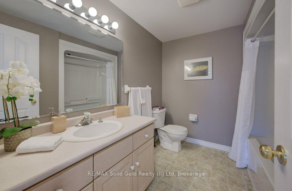 Photo 17 of 644 Butternut Avenue, Waterloo — HOMEH