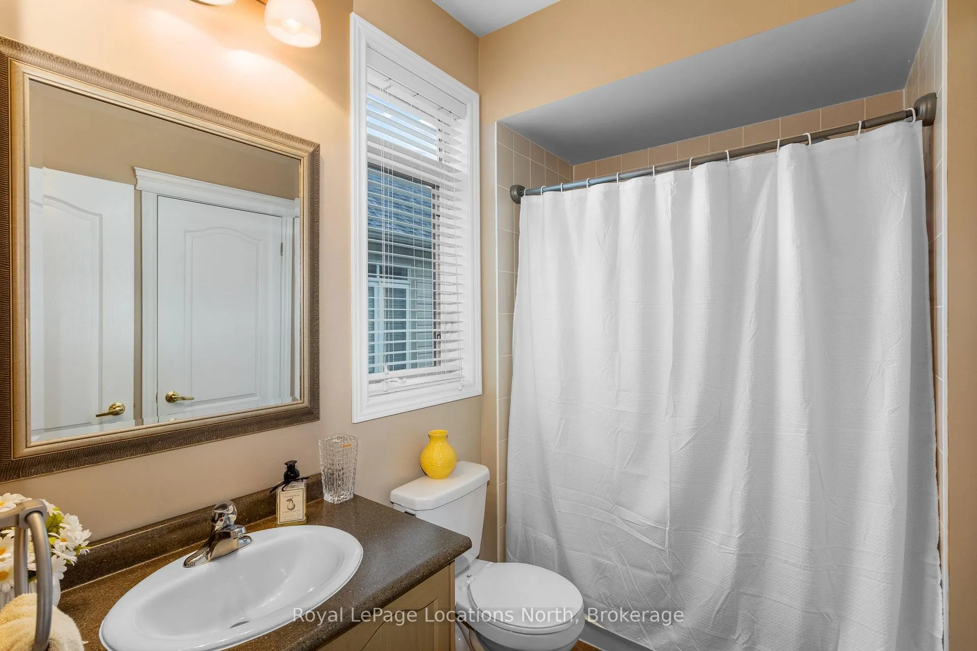 Photo 22 of 8 Broadpoint Street, Wasaga Beach — HOMEH
