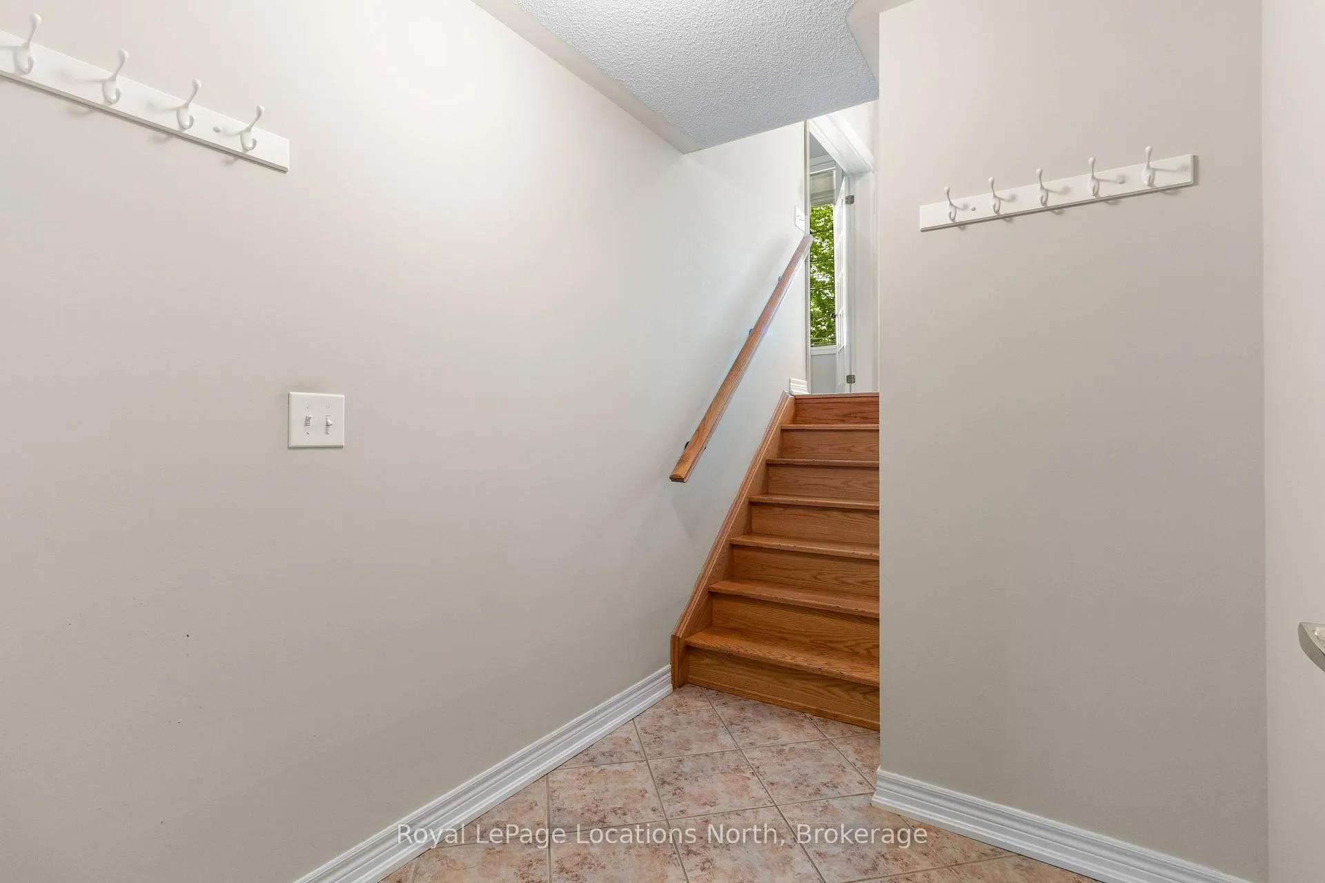 Photo 26 of 8 Broadpoint Street, Wasaga Beach — HOMEH