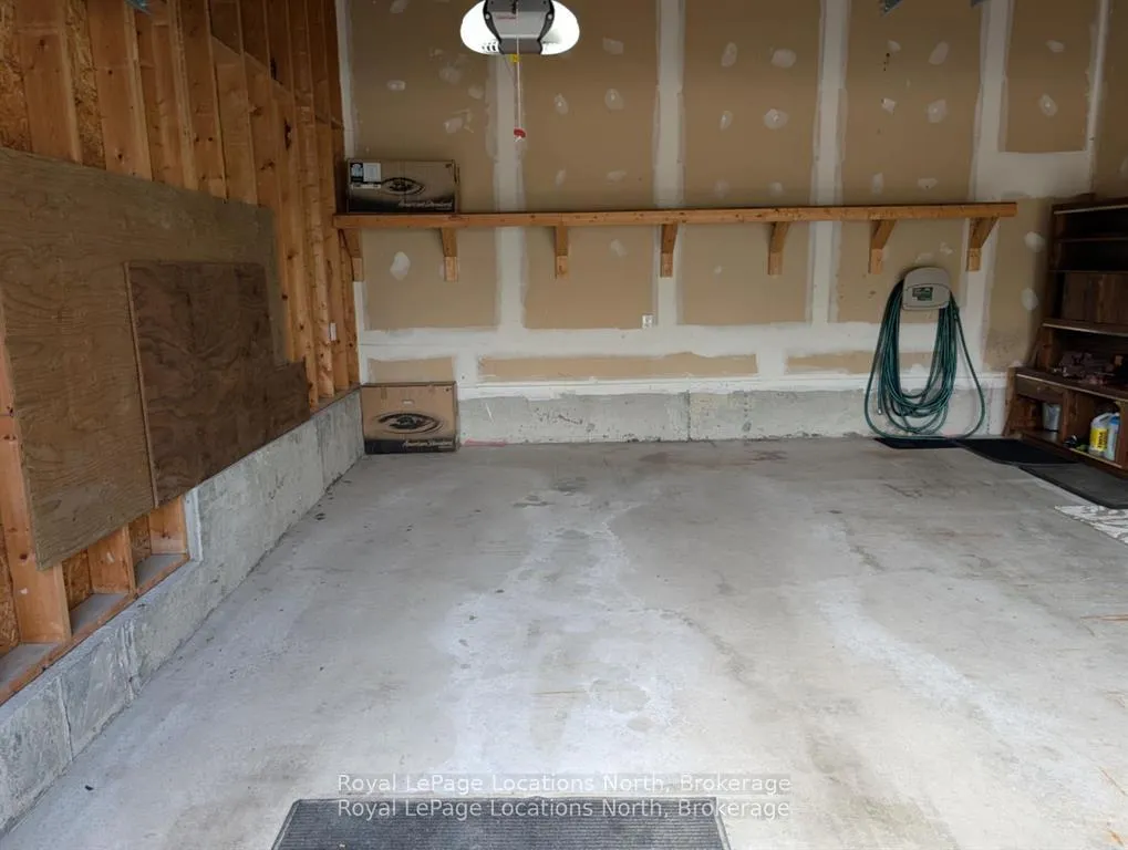 Photo 33 of 8 Broadpoint Street, Wasaga Beach — HOMEH