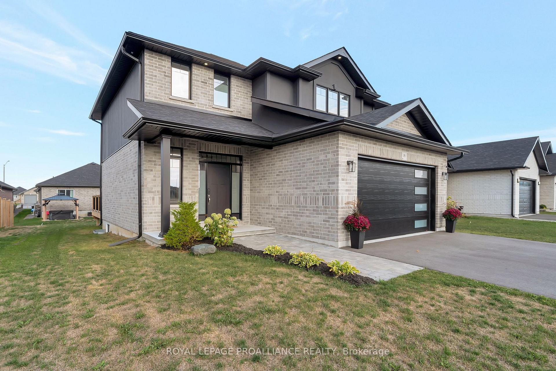 Photo 2 of 18 Raycroft Drive, Belleville, Thurlow Ward — HOMEH