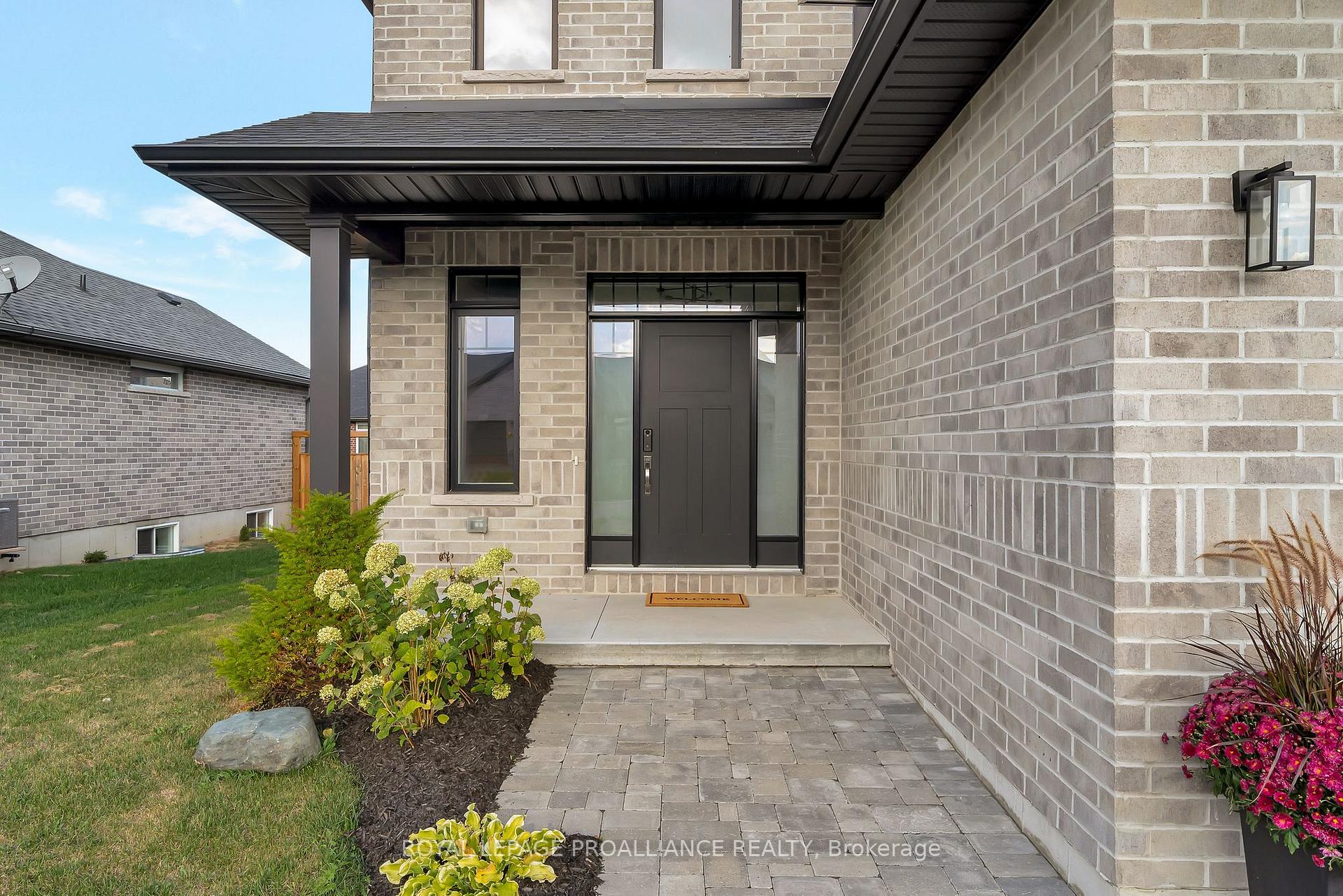 Photo 4 of 18 Raycroft Drive, Belleville, Thurlow Ward — HOMEH