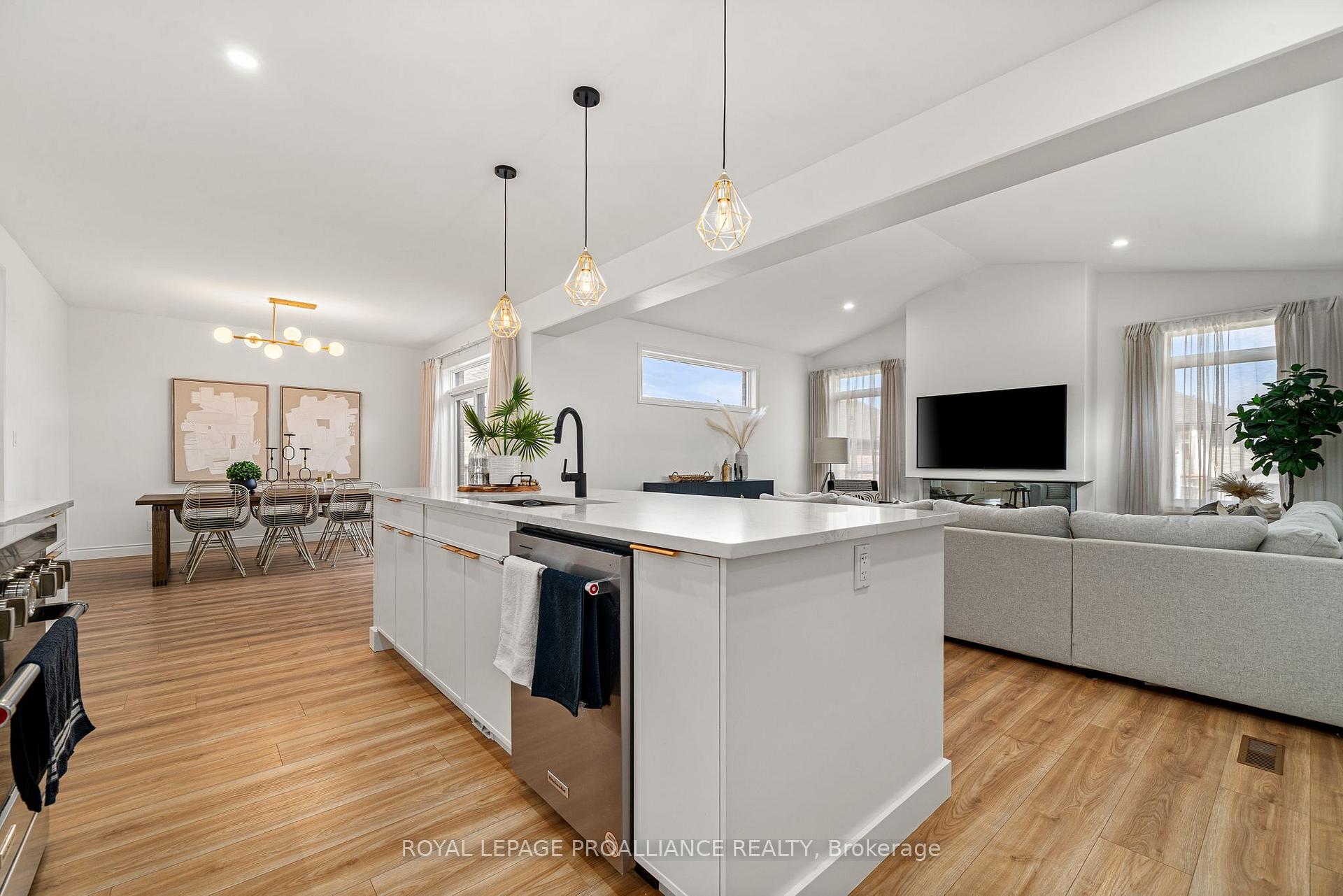 Photo 13 of 18 Raycroft Drive, Belleville, Thurlow Ward — HOMEH