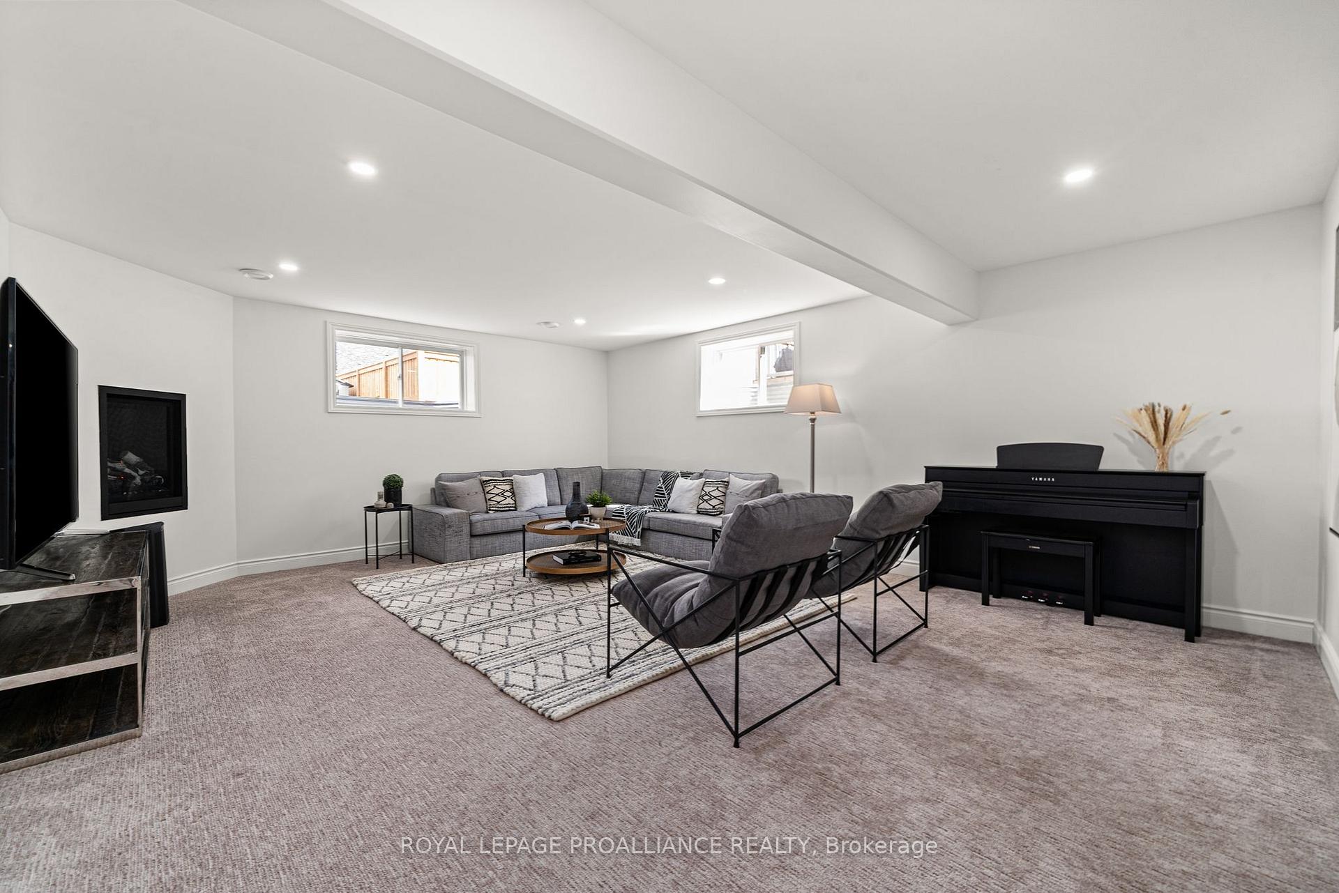 Photo 35 of 18 Raycroft Drive, Belleville, Thurlow Ward — HOMEH