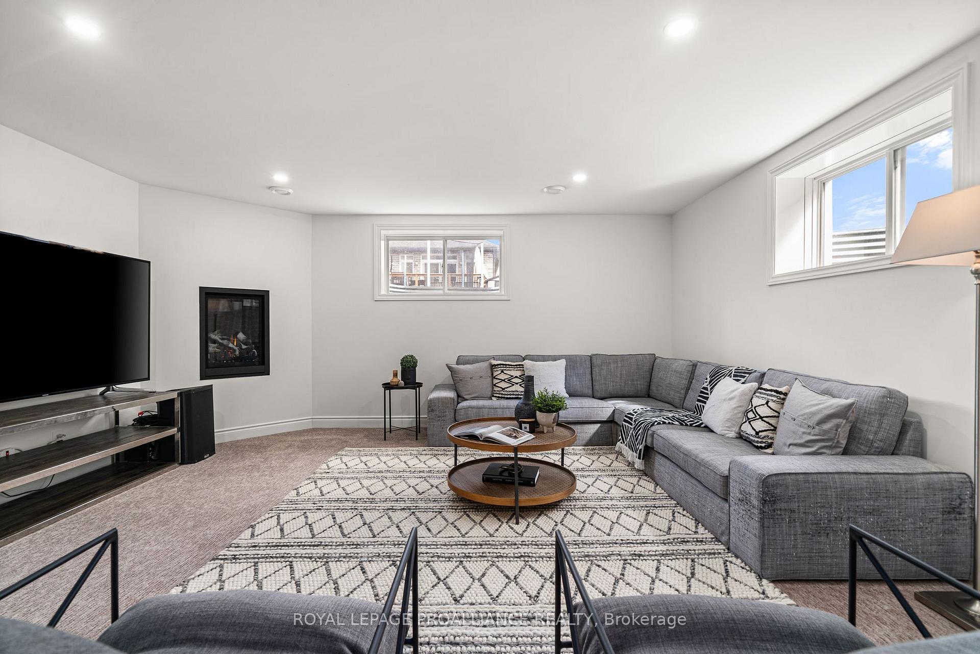 Photo 36 of 18 Raycroft Drive, Belleville, Thurlow Ward — HOMEH