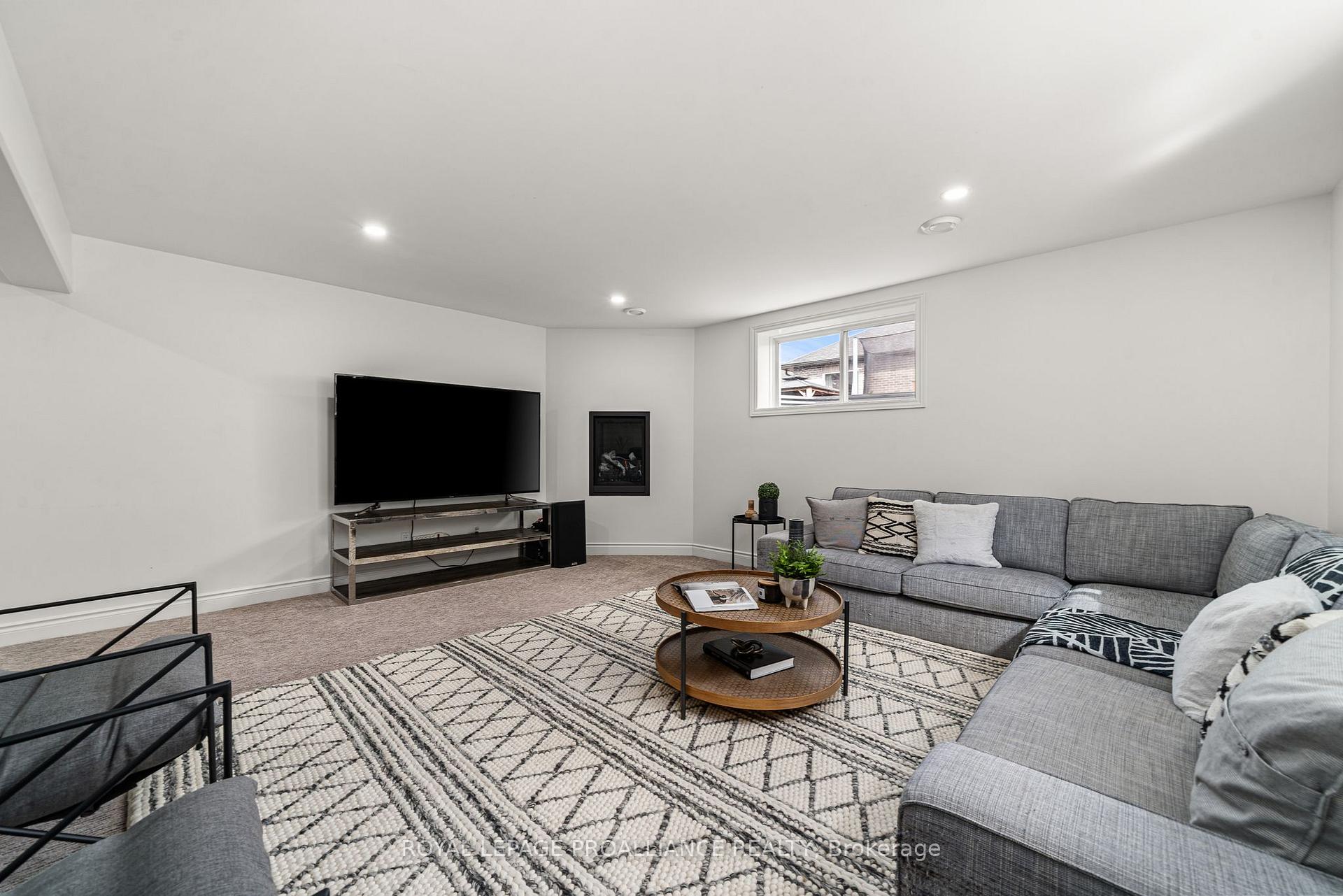 Photo 37 of 18 Raycroft Drive, Belleville, Thurlow Ward — HOMEH