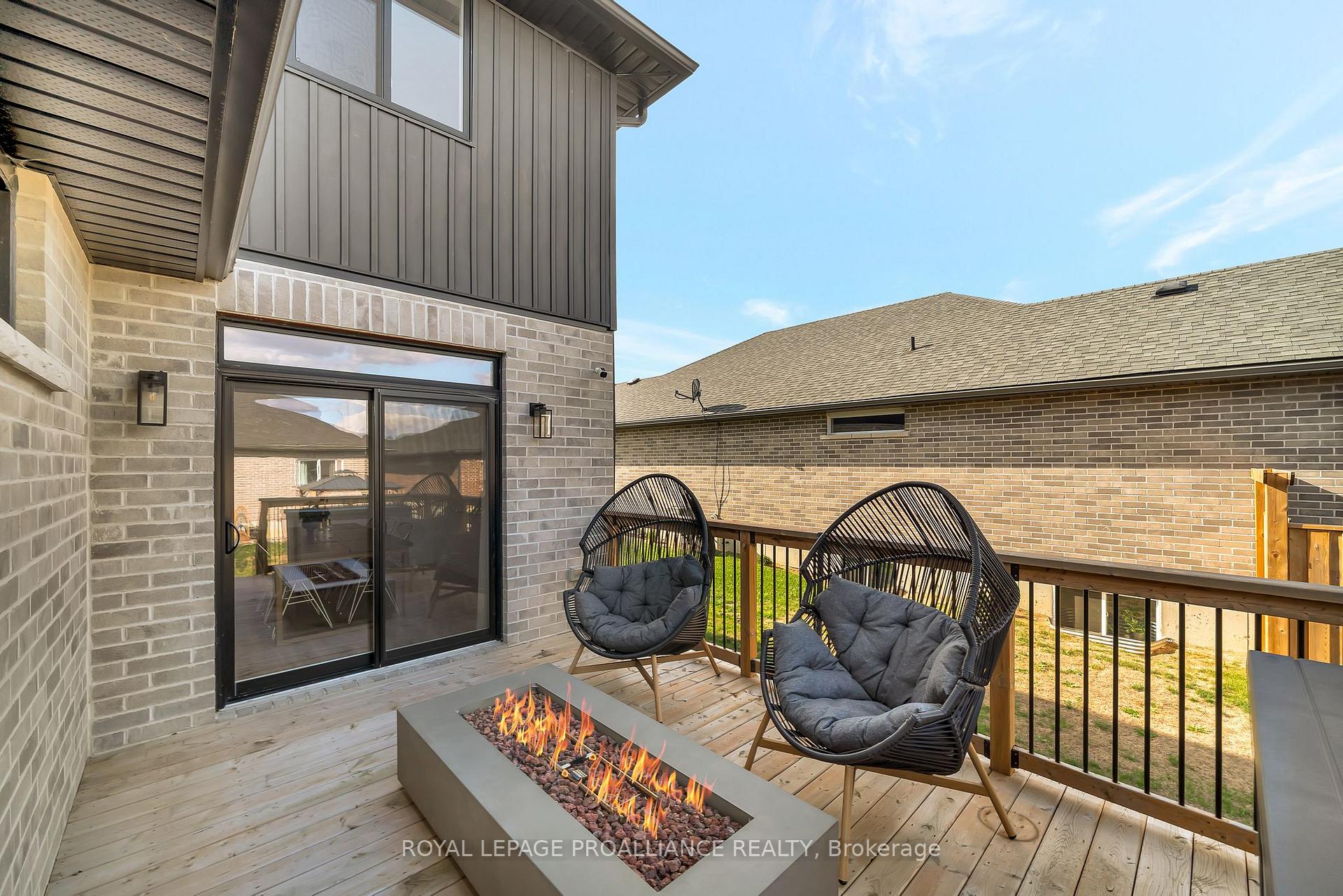 Photo 39 of 18 Raycroft Drive, Belleville, Thurlow Ward — HOMEH