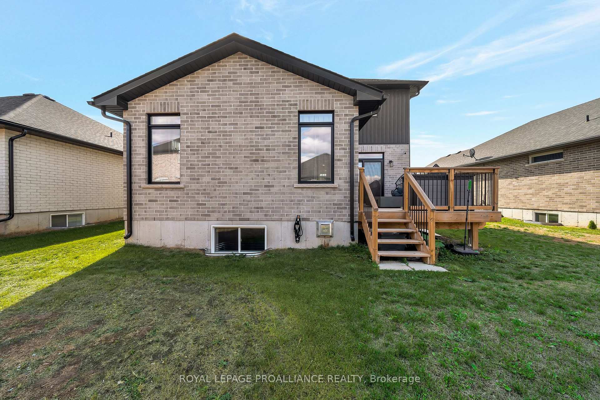 Photo 45 of 18 Raycroft Drive, Belleville, Thurlow Ward — HOMEH