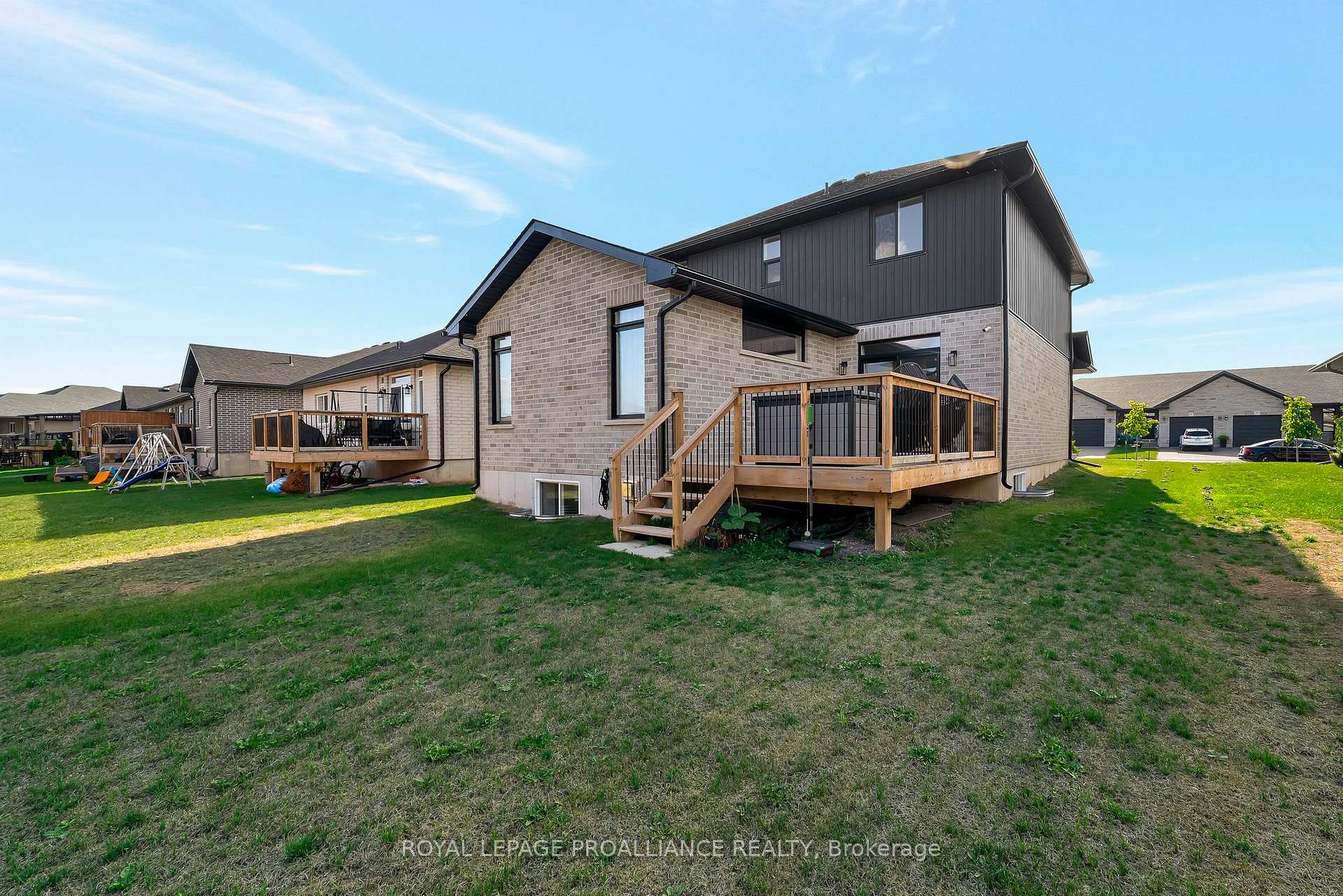Photo 48 of 18 Raycroft Drive, Belleville, Thurlow Ward — HOMEH