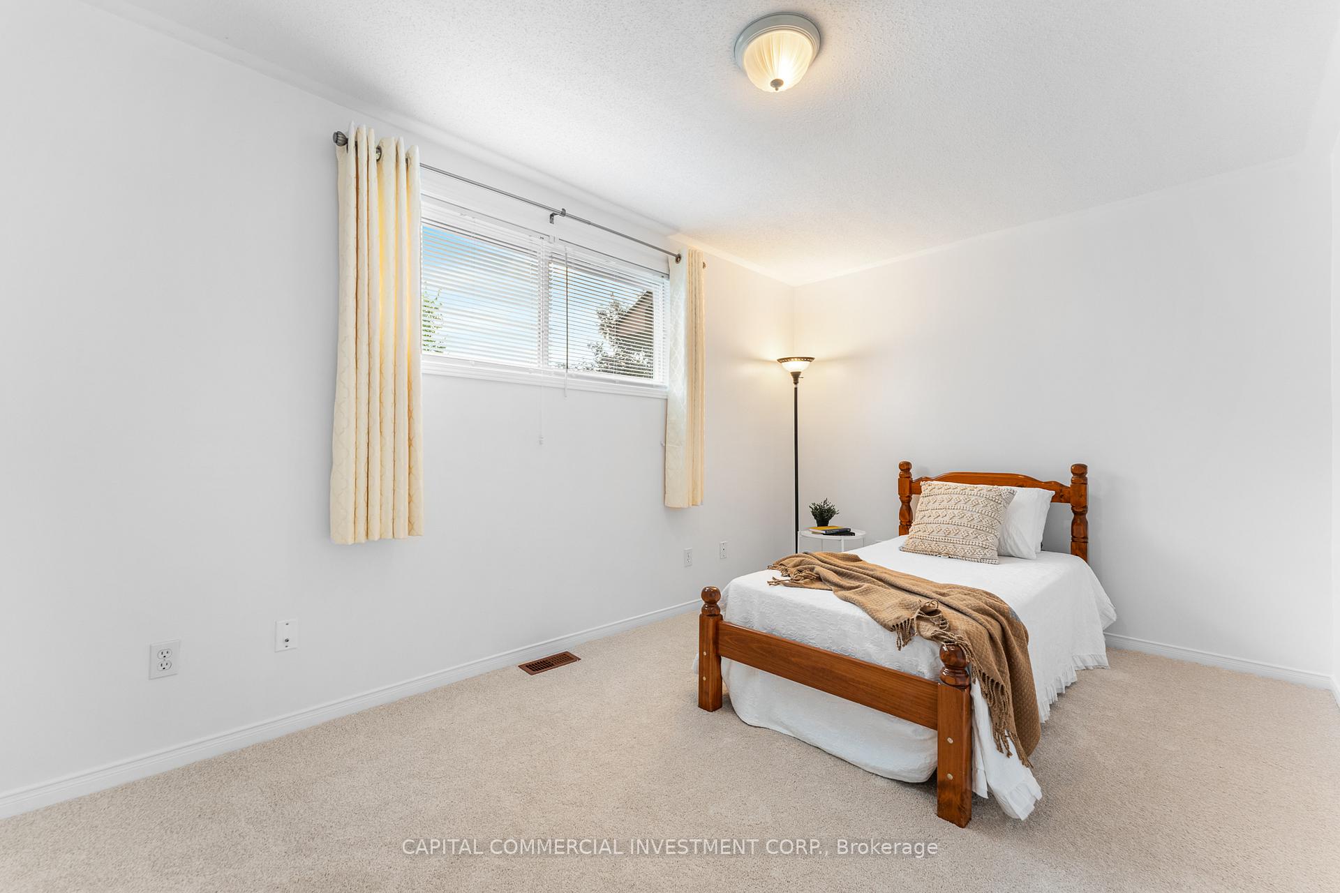 Photo 16 of 2074 Avenue P, Ottawa, Eastway Gardens/Industrial Park — HOMEH