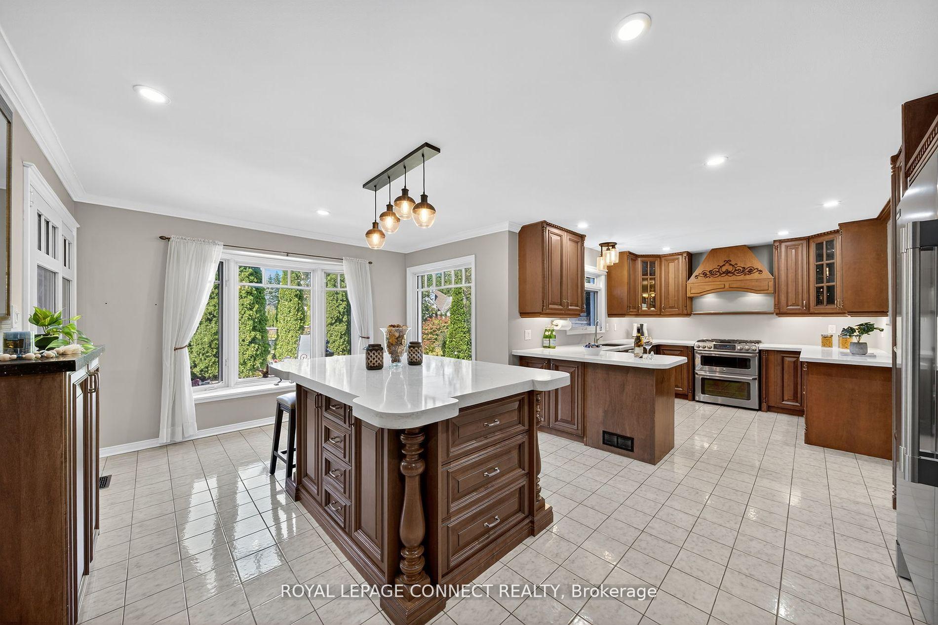 Photo 3 of 90 Golf Links Drive, Aurora, Aurora Highlands — HOMEH