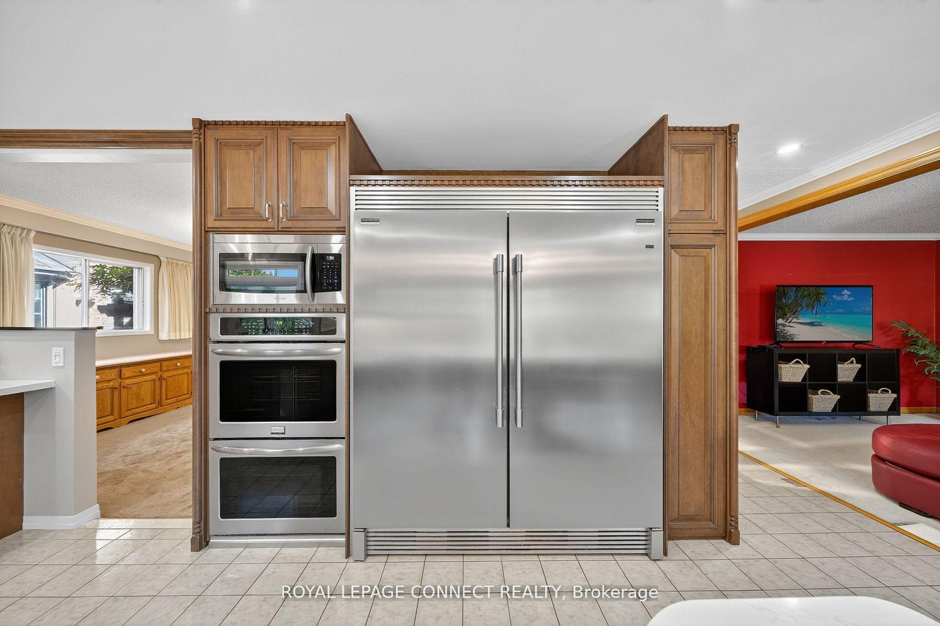 Photo 6 of 90 Golf Links Drive, Aurora, Aurora Highlands — HOMEH