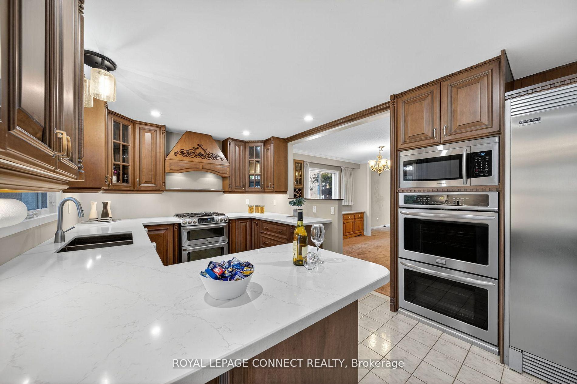 Photo 12 of 90 Golf Links Drive, Aurora, Aurora Highlands — HOMEH