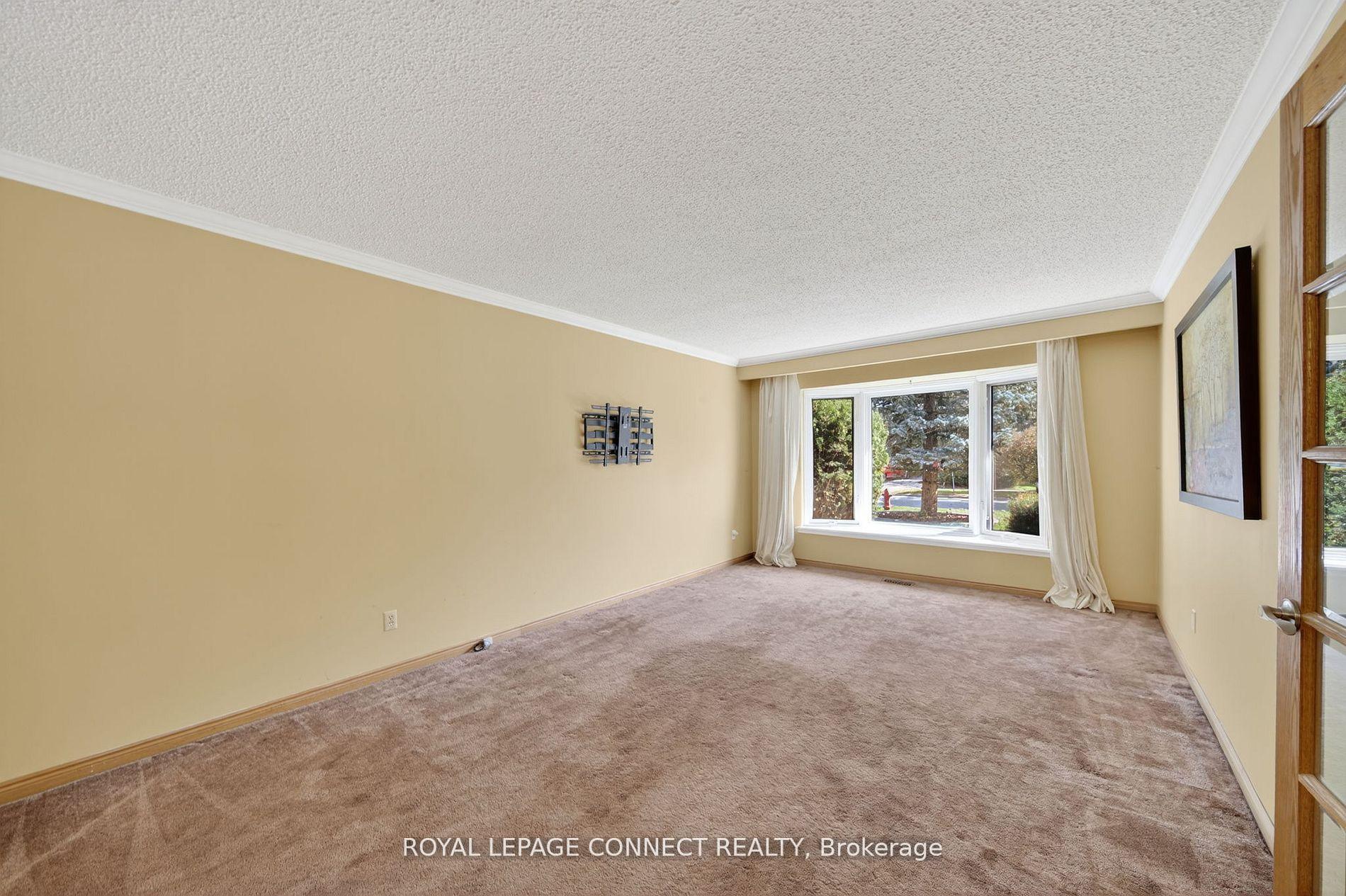 Photo 14 of 90 Golf Links Drive, Aurora, Aurora Highlands — HOMEH