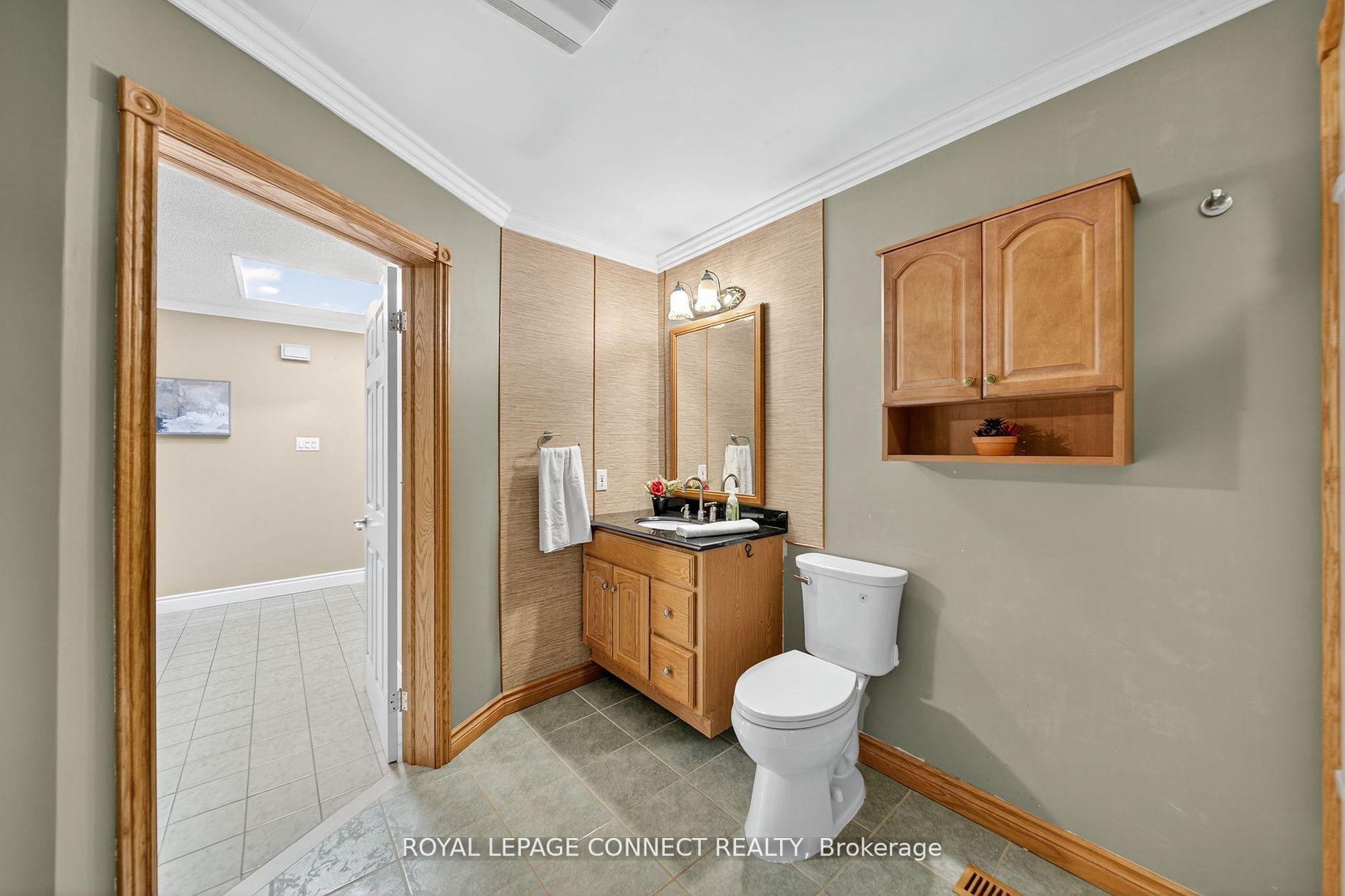 Photo 17 of 90 Golf Links Drive, Aurora, Aurora Highlands — HOMEH