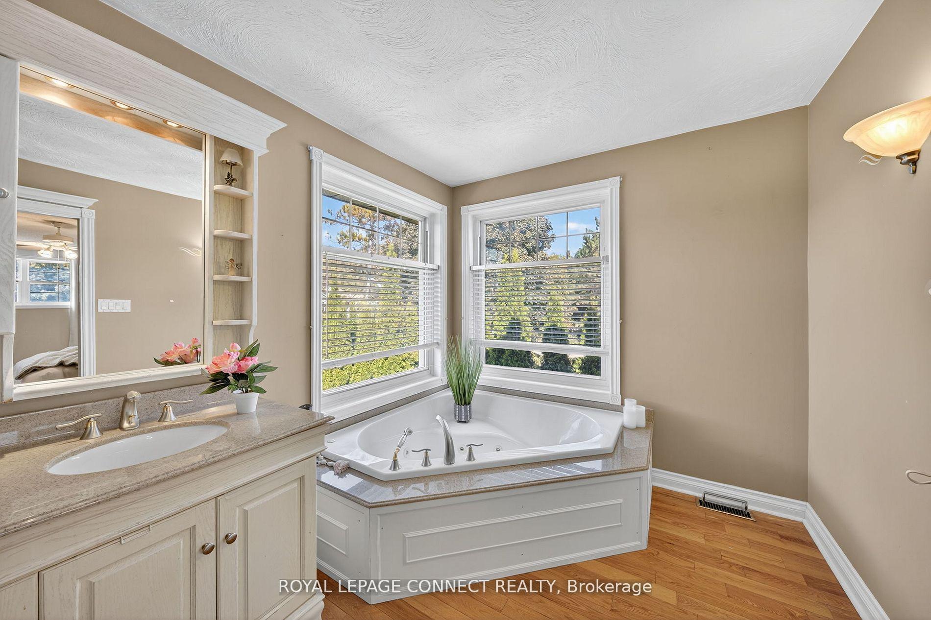 Photo 28 of 90 Golf Links Drive, Aurora, Aurora Highlands — HOMEH