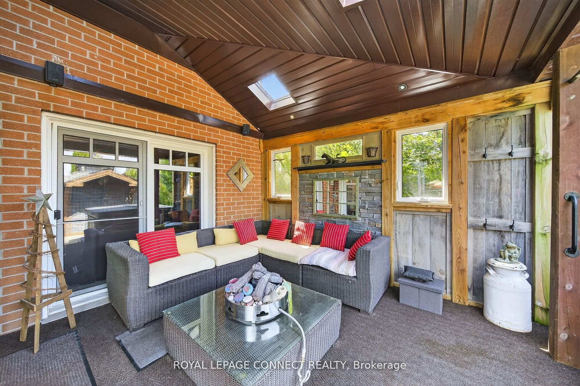 Photo 40 of 90 Golf Links Drive, Aurora, Aurora Highlands — HOMEH