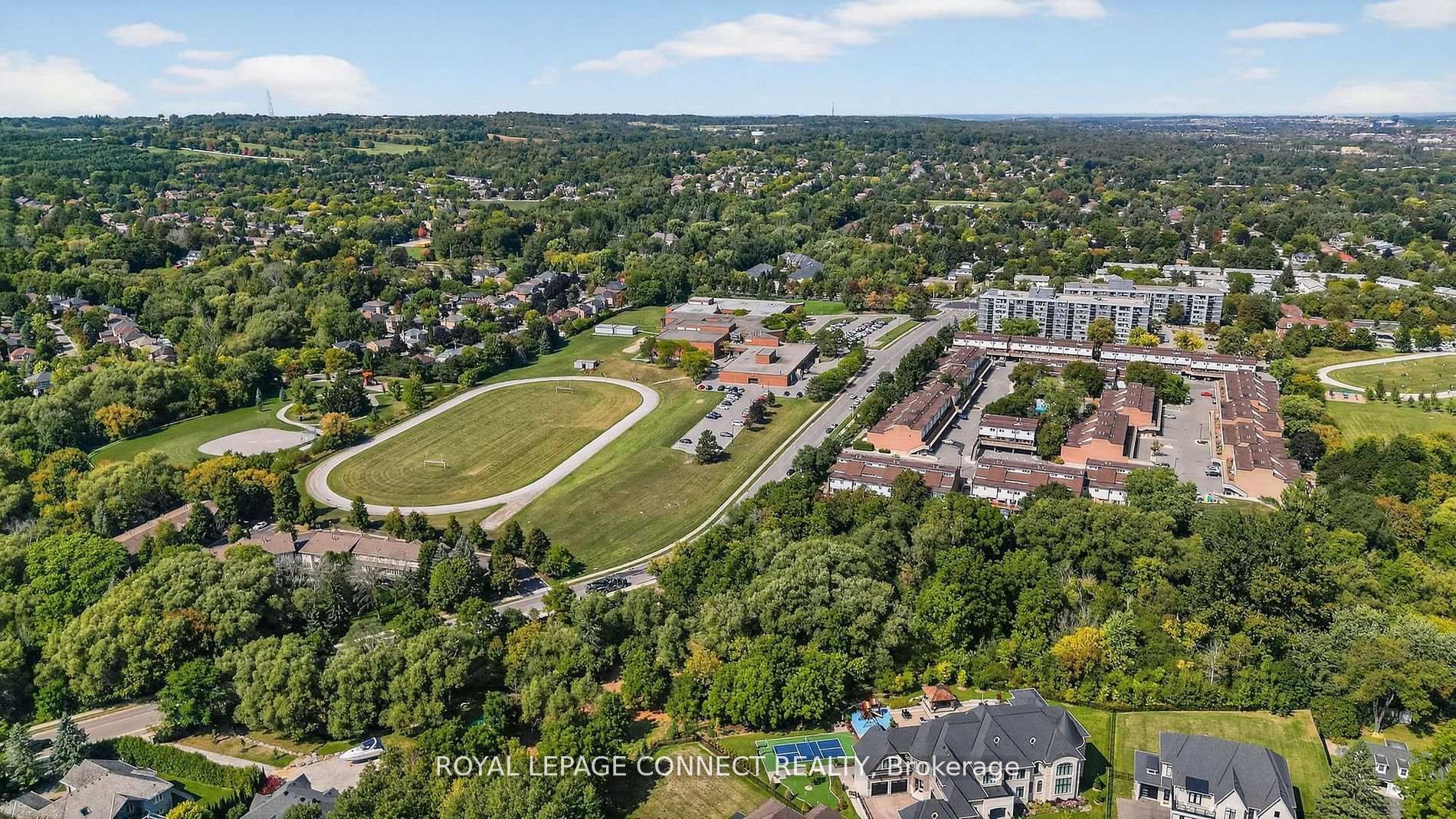 Photo 47 of 90 Golf Links Drive, Aurora, Aurora Highlands — HOMEH
