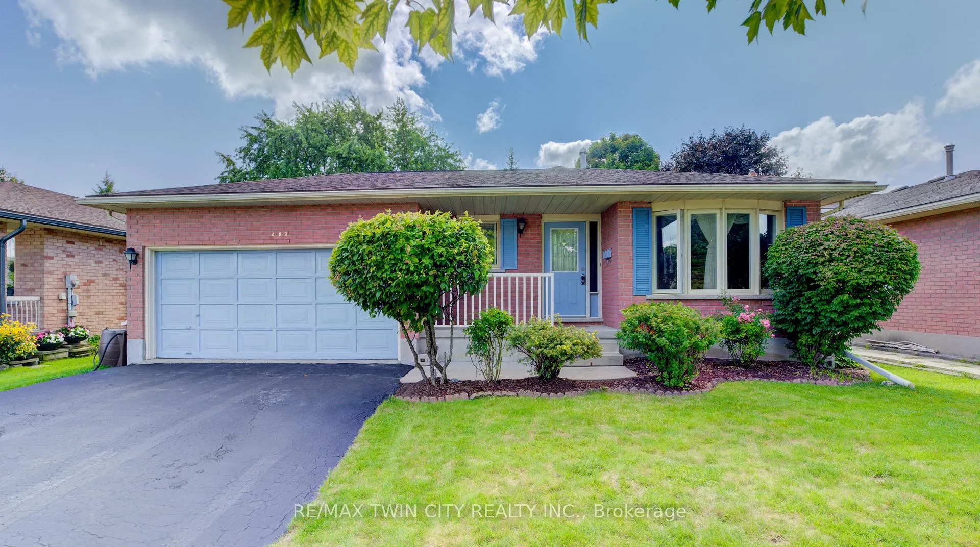 Front of 489 Northlake Drive