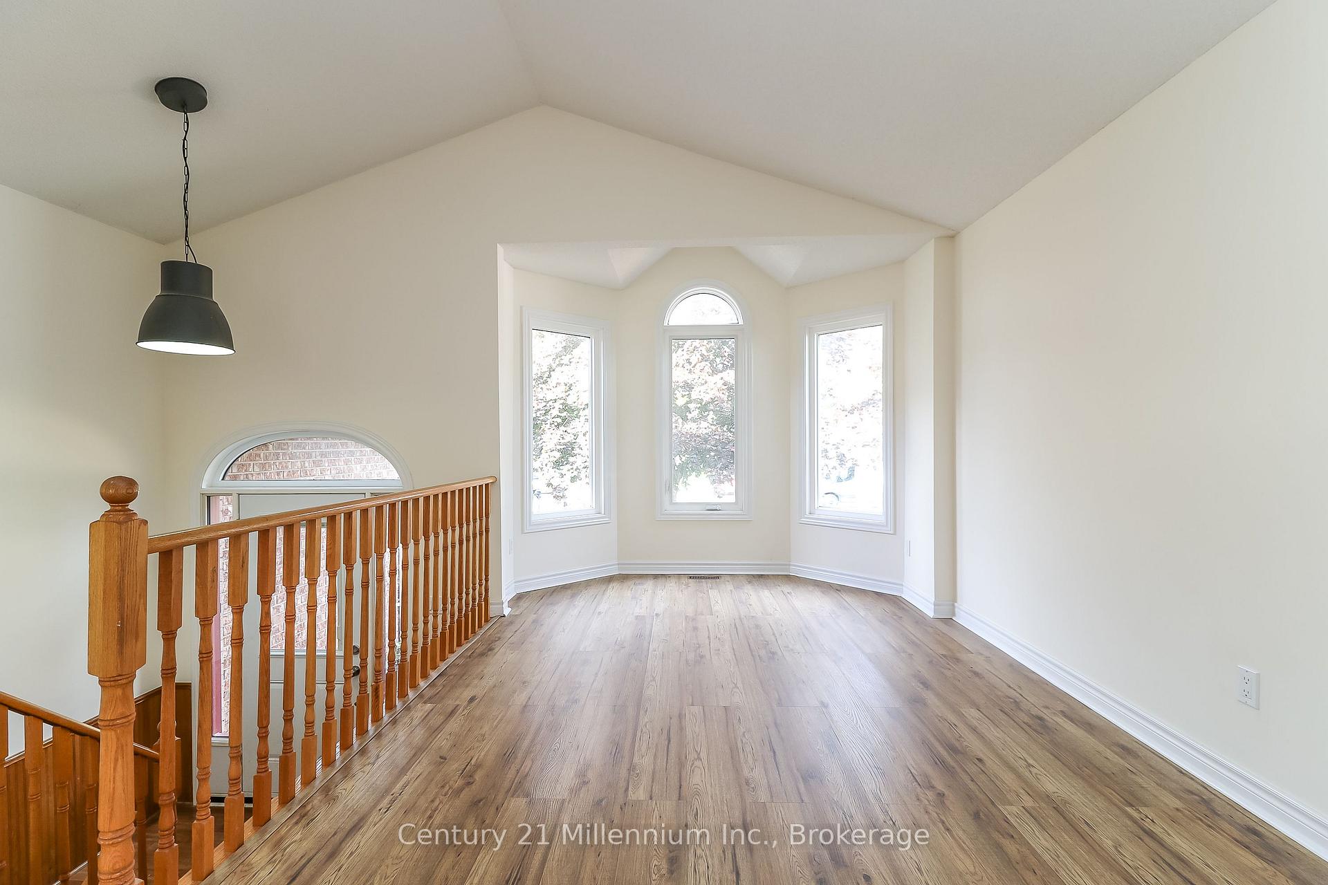 Photo 4 of 71 Donald Crescent, Wasaga Beach — HOMEH