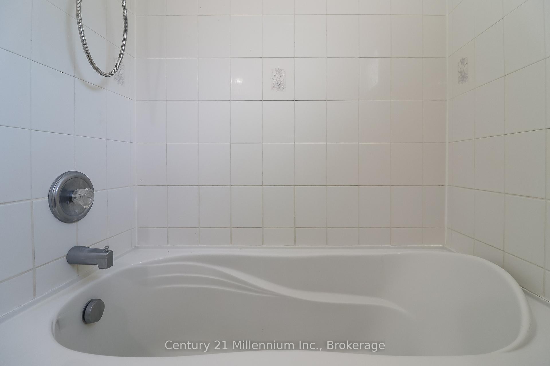 Photo 19 of 71 Donald Crescent, Wasaga Beach — HOMEH