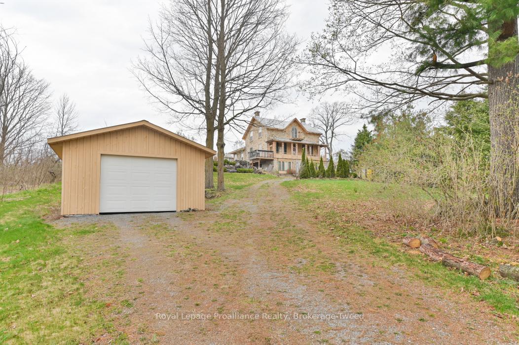 Photo 2 of 8541 Highway 37, Tweed, Elzevir (Twp) — HOMEH
