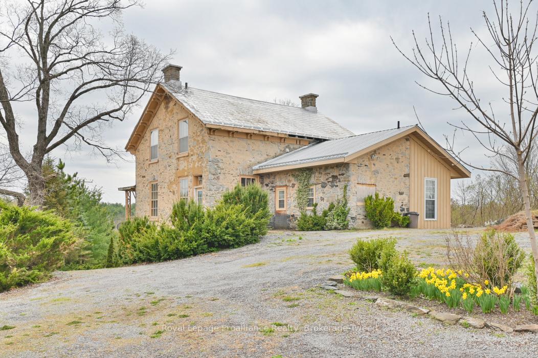 Photo 3 of 8541 Highway 37, Tweed, Elzevir (Twp) — HOMEH