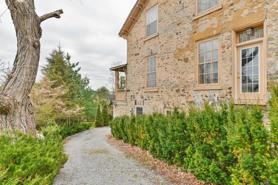Photo 41 of 8541 Highway 37, Tweed, Elzevir (Twp) — HOMEH