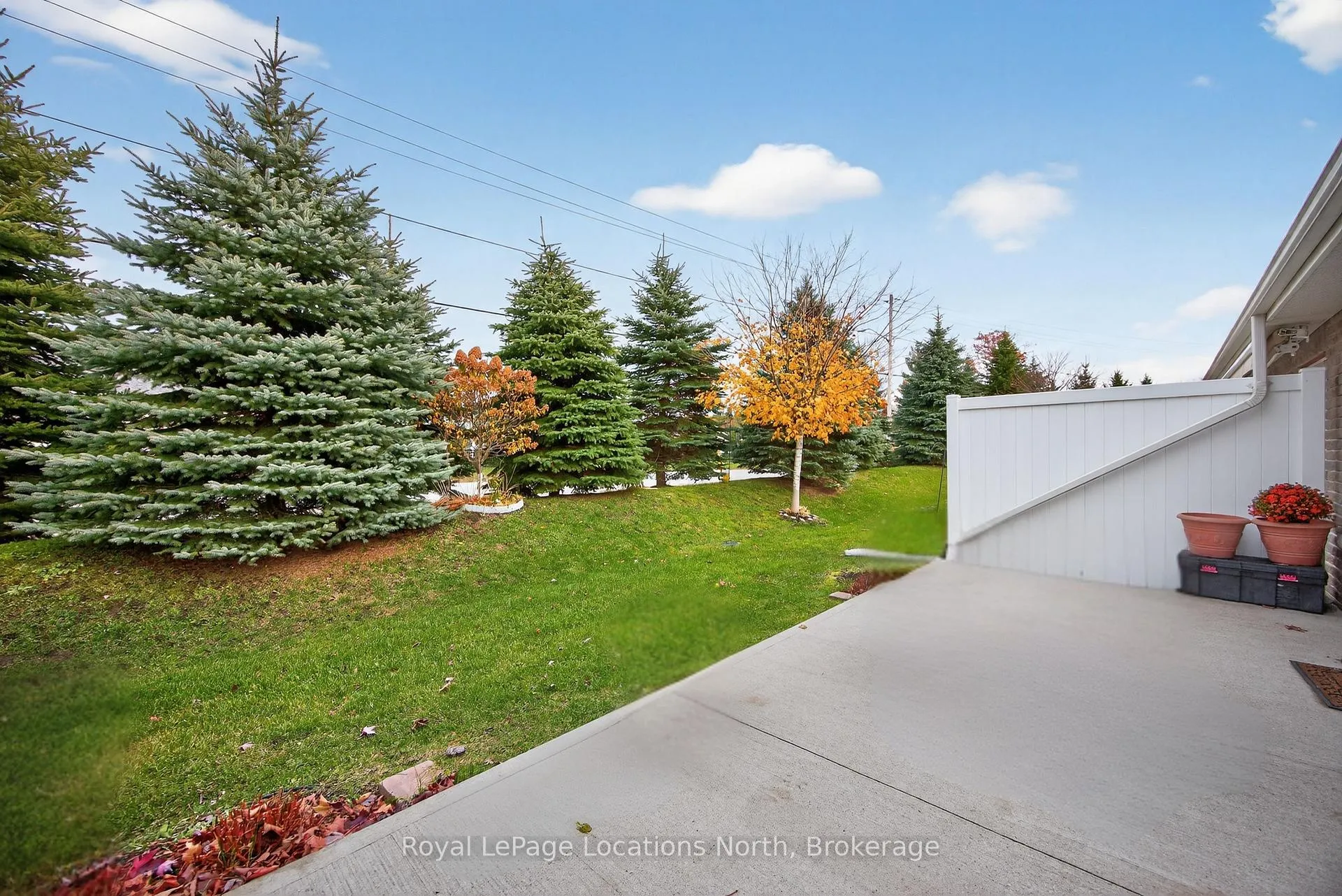 Photo 5 of 19 Chestnut Lane, Wasaga Beach — HOMEH