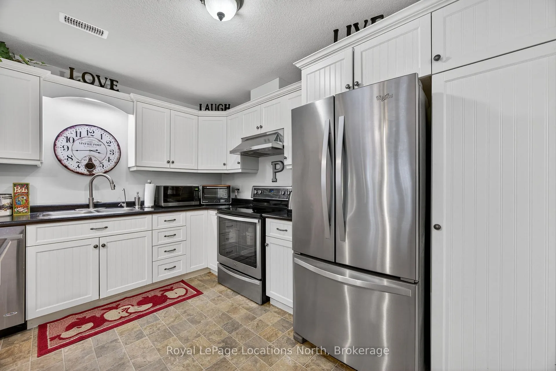 Photo 10 of 19 Chestnut Lane, Wasaga Beach — HOMEH