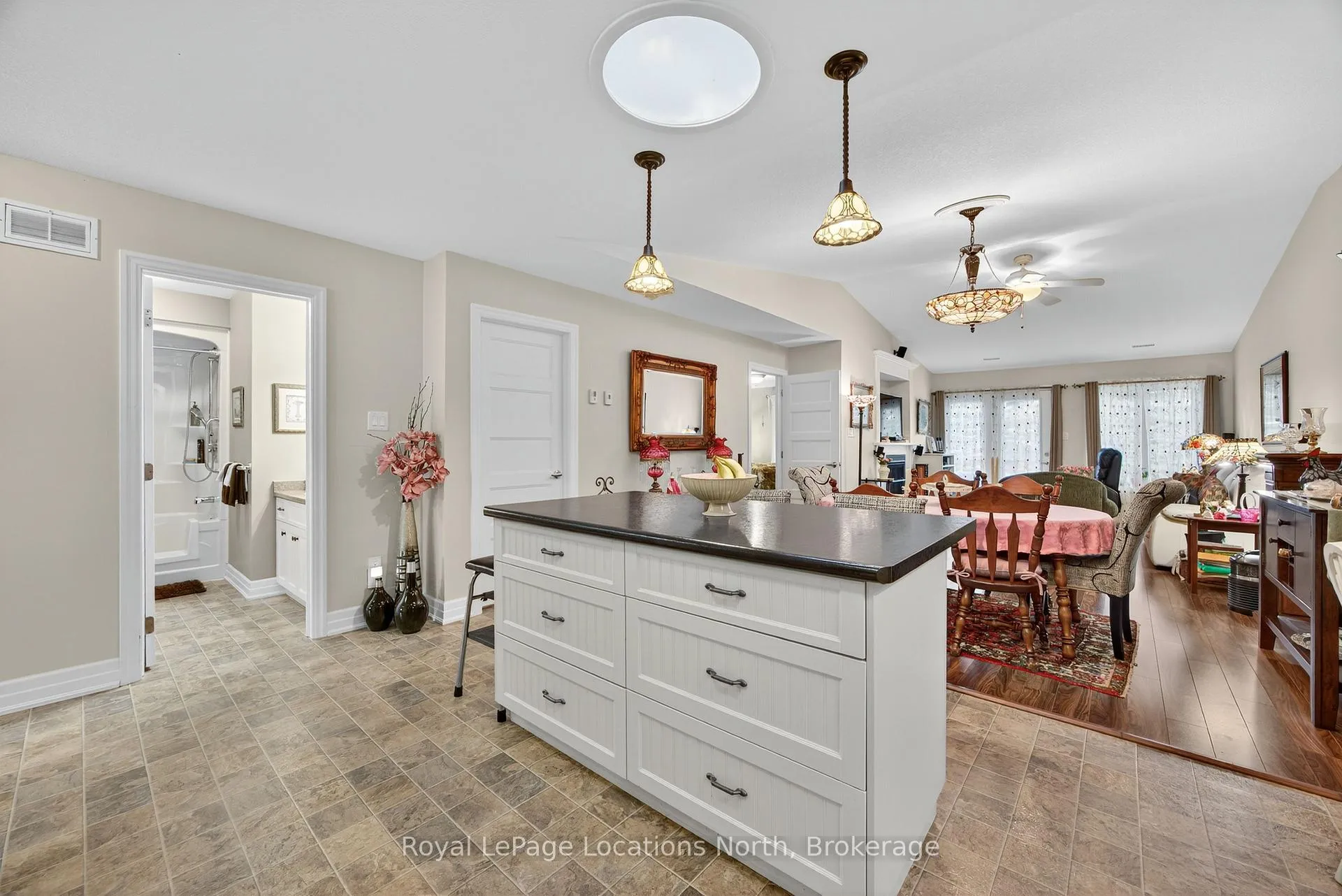 Photo 12 of 19 Chestnut Lane, Wasaga Beach — HOMEH