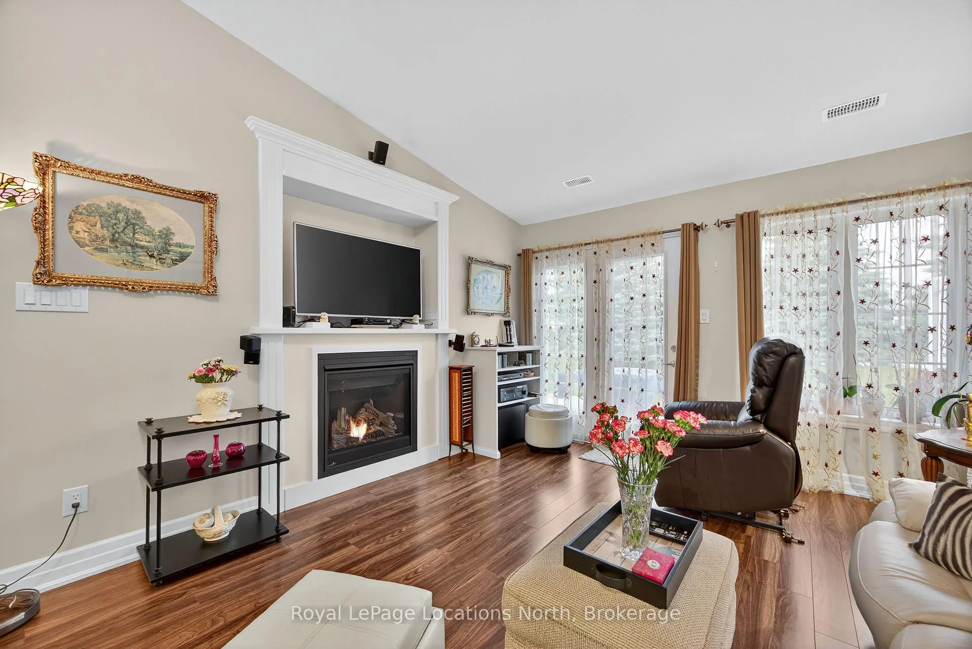 Photo 17 of 19 Chestnut Lane, Wasaga Beach — HOMEH