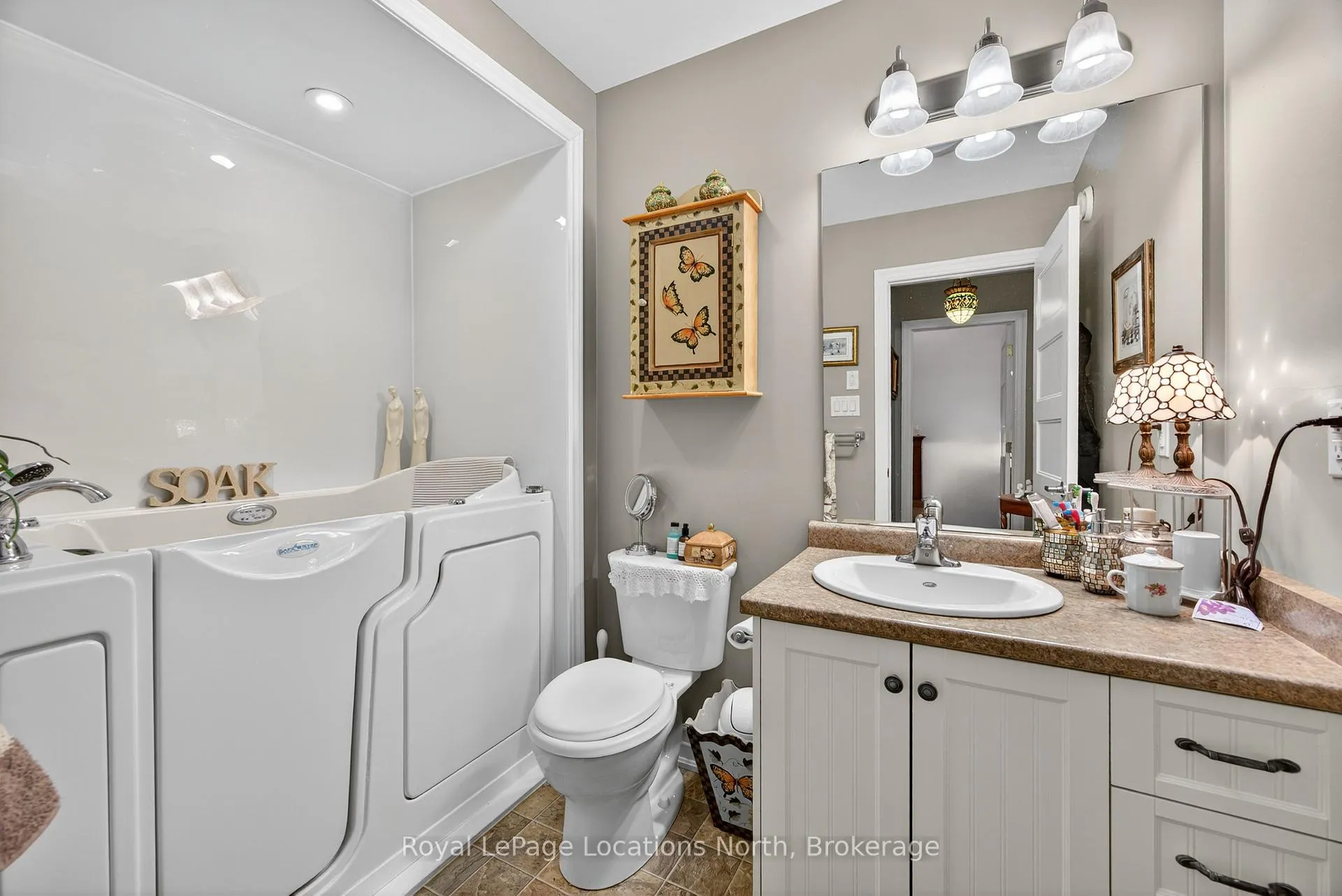 Photo 21 of 19 Chestnut Lane, Wasaga Beach — HOMEH