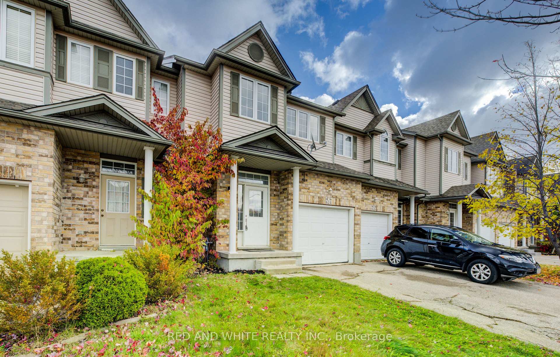 Photo 3 of 624 Wild Ginger Avenue, Waterloo — HOMEH