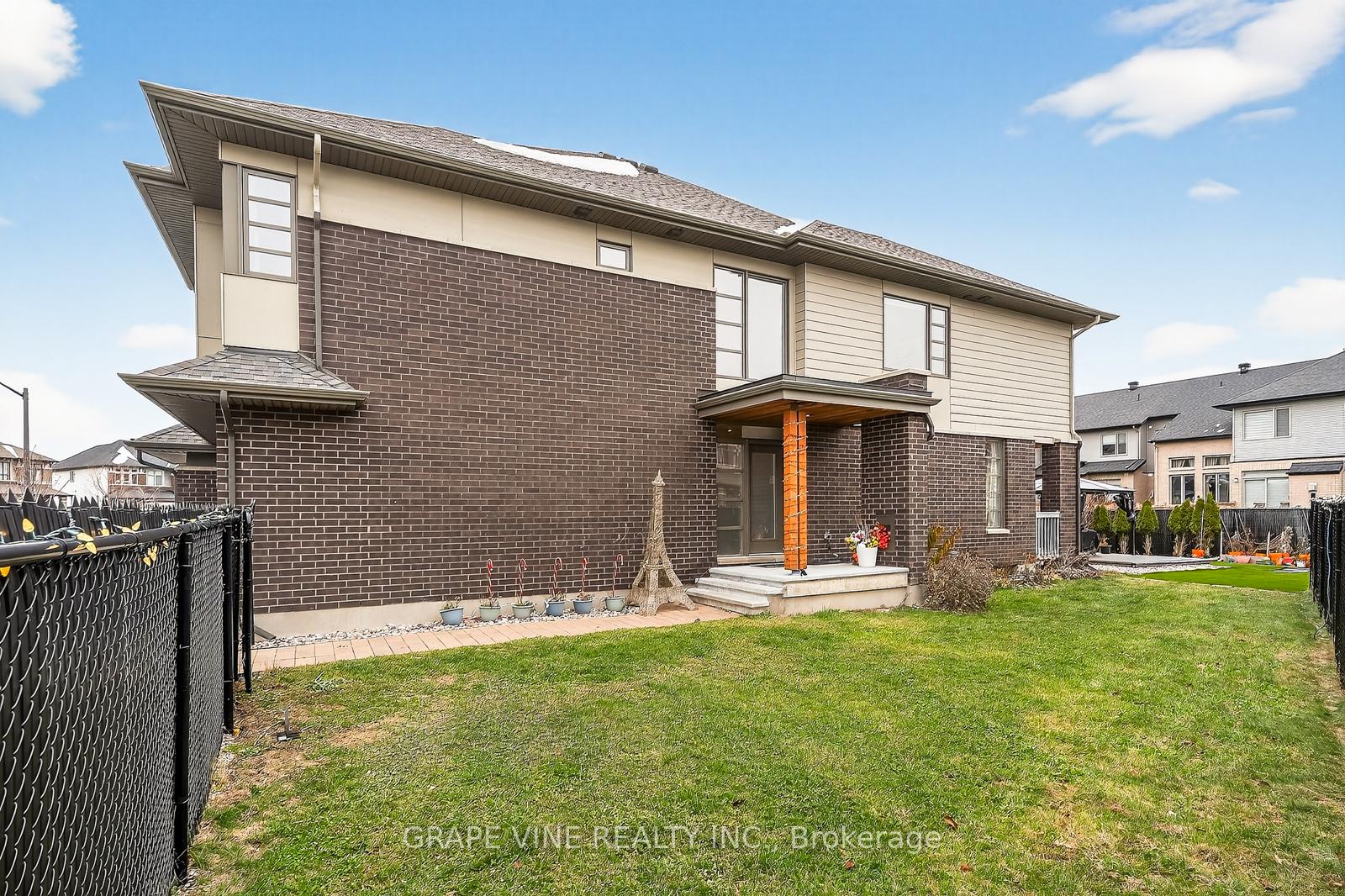 Photo 5 of 145 Larimar Circle, Ottawa, Riverside South/Gloucester Glen — HOMEH