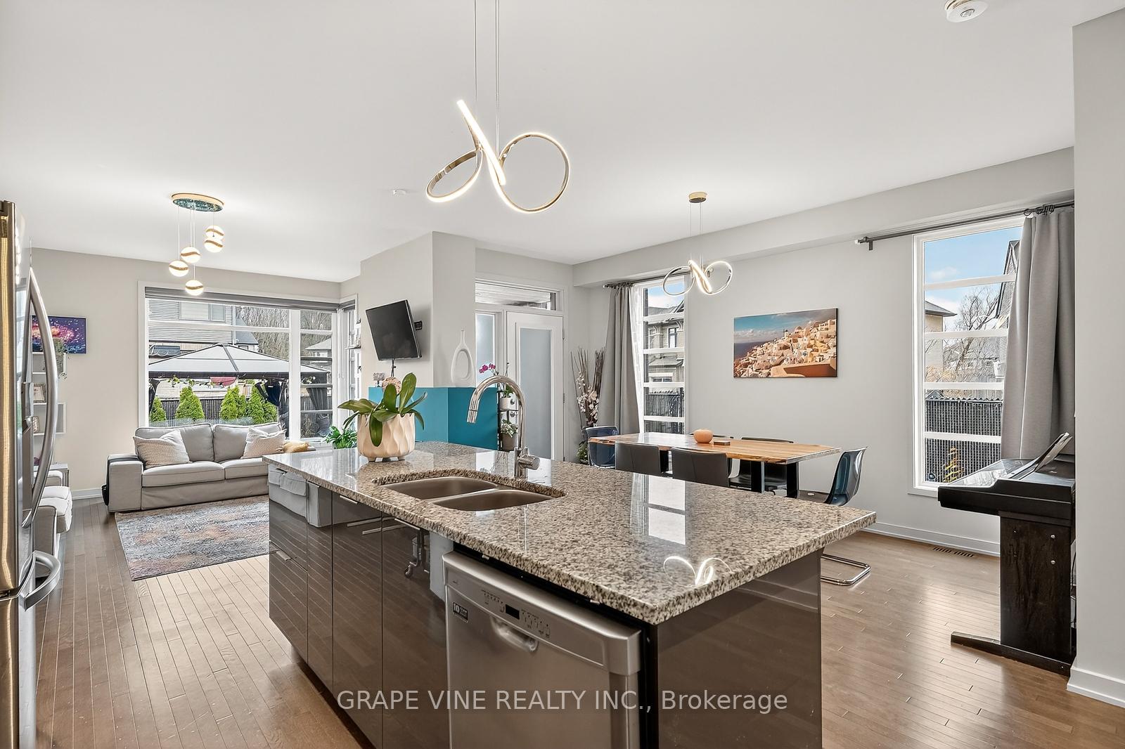 Photo 15 of 145 Larimar Circle, Ottawa, Riverside South/Gloucester Glen — HOMEH