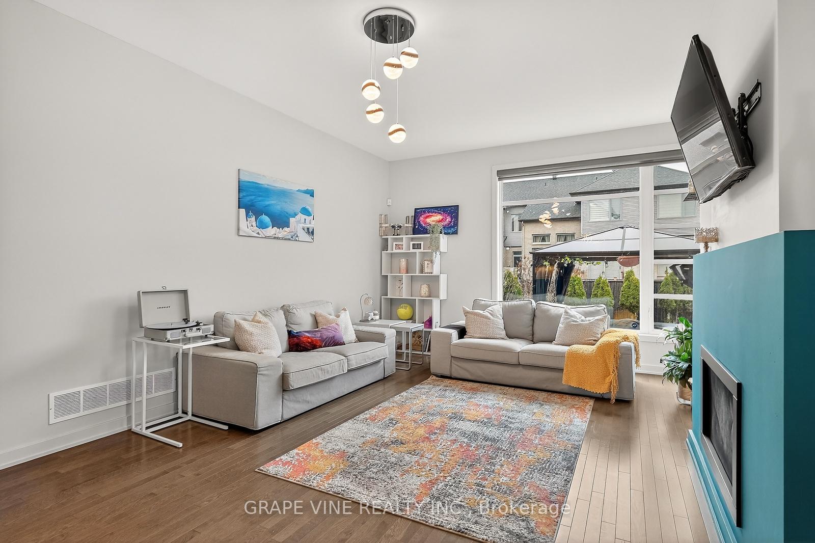 Photo 11 of 145 Larimar Circle, Ottawa, Riverside South/Gloucester Glen — HOMEH