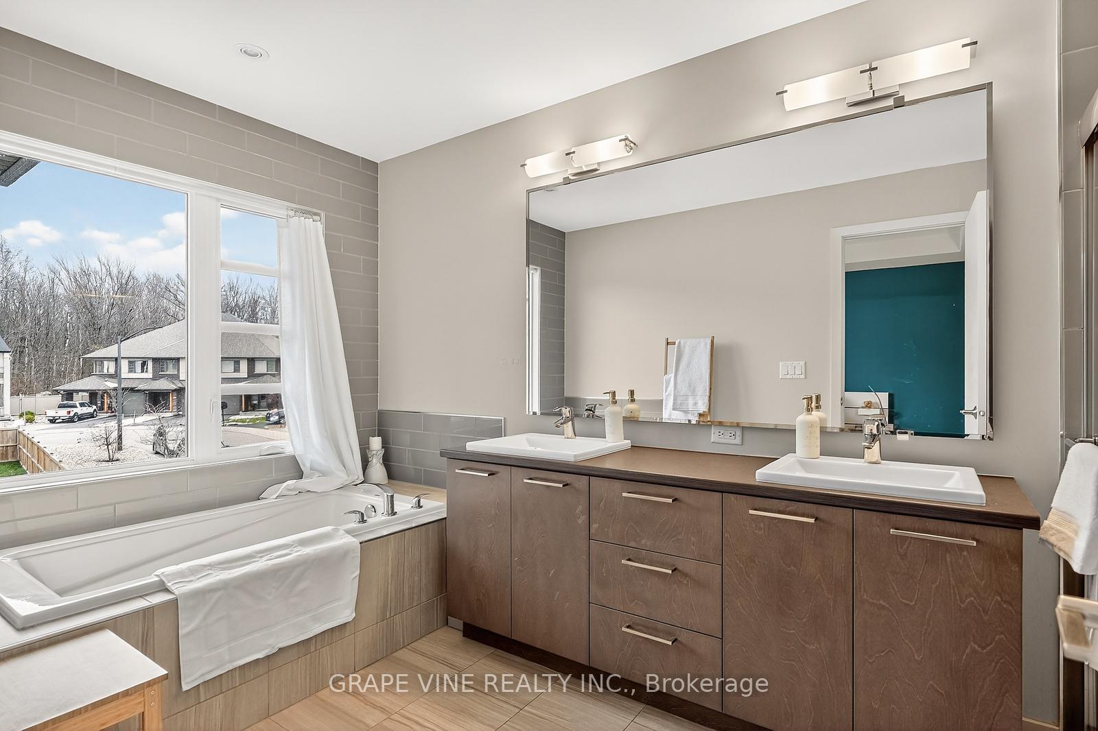 Photo 20 of 145 Larimar Circle, Ottawa, Riverside South/Gloucester Glen — HOMEH