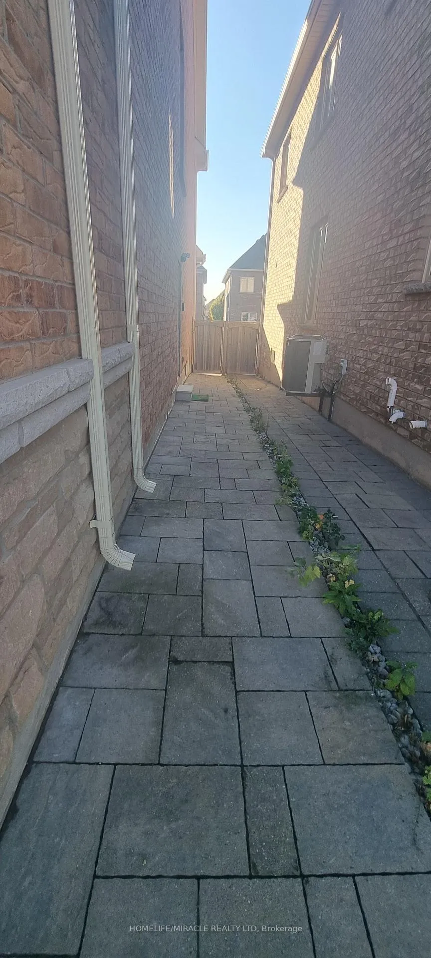 Photo 22 of 56 Ironside Drive, Vaughan, Vellore Village — HOMEH