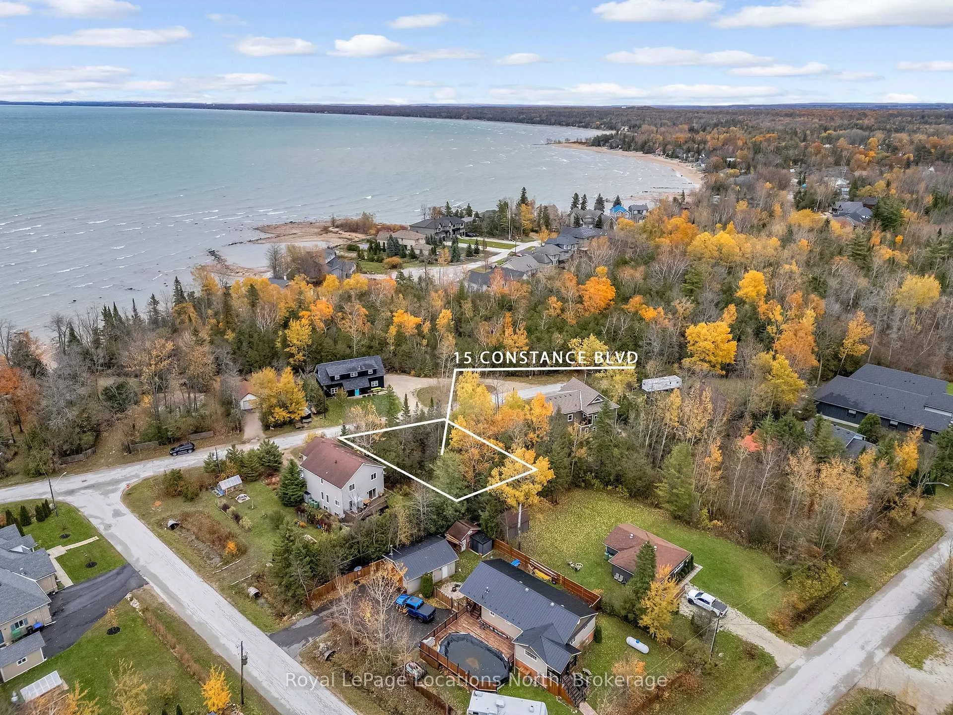 Photo 2 of 15 Constance Boulevard, Wasaga Beach — HOMEH