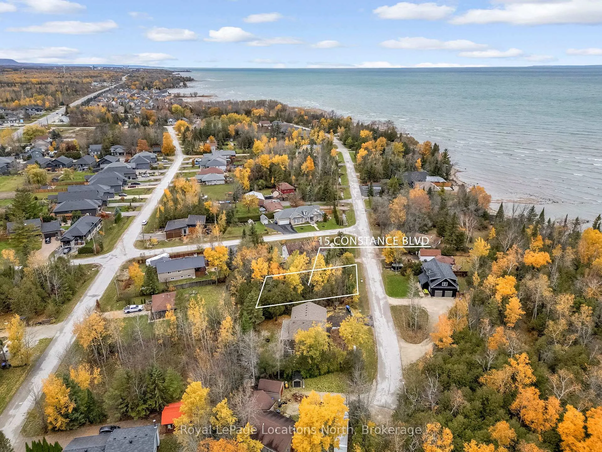 Photo 4 of 15 Constance Boulevard, Wasaga Beach — HOMEH