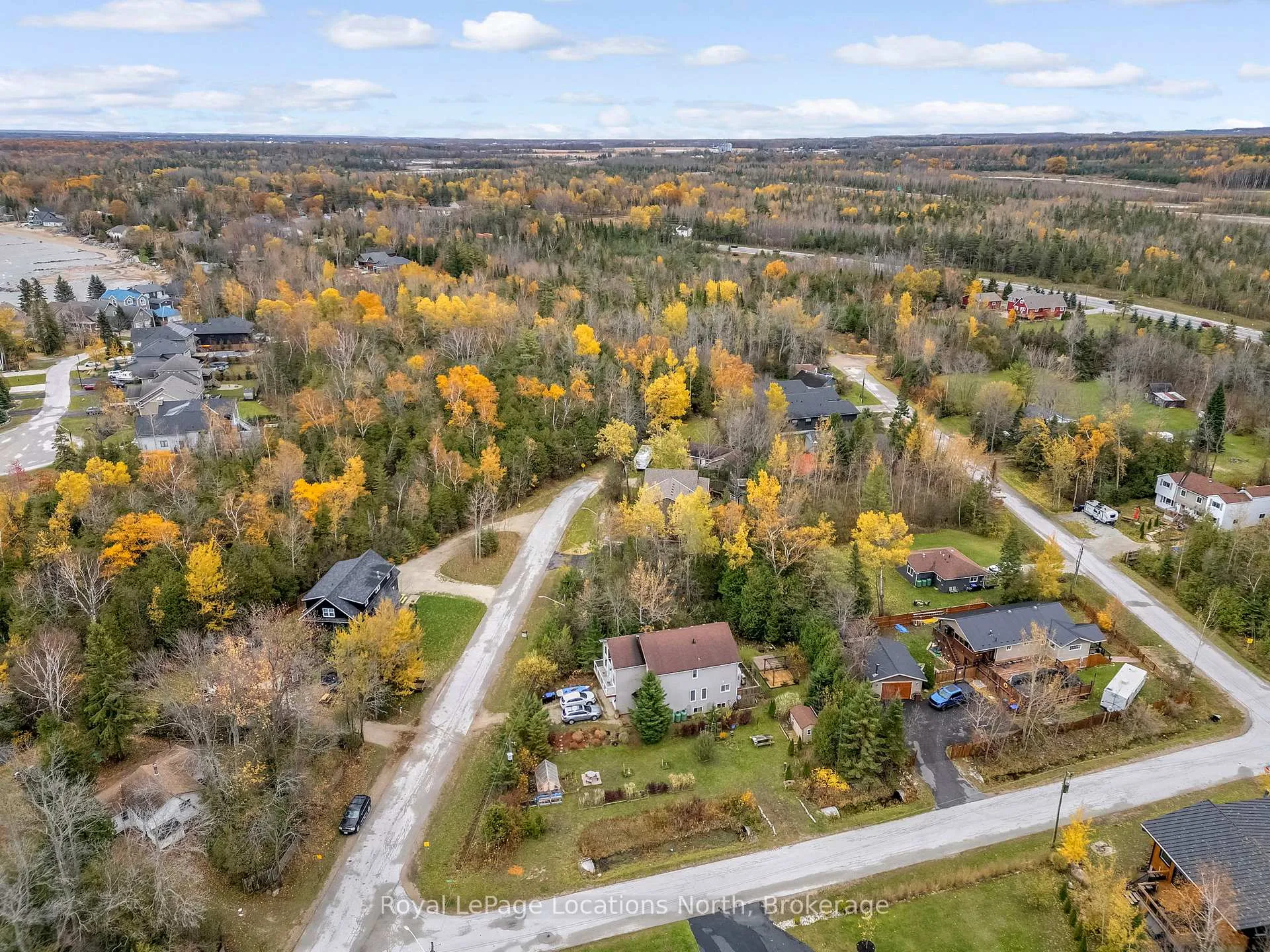 Photo 11 of 15 Constance Boulevard, Wasaga Beach — HOMEH