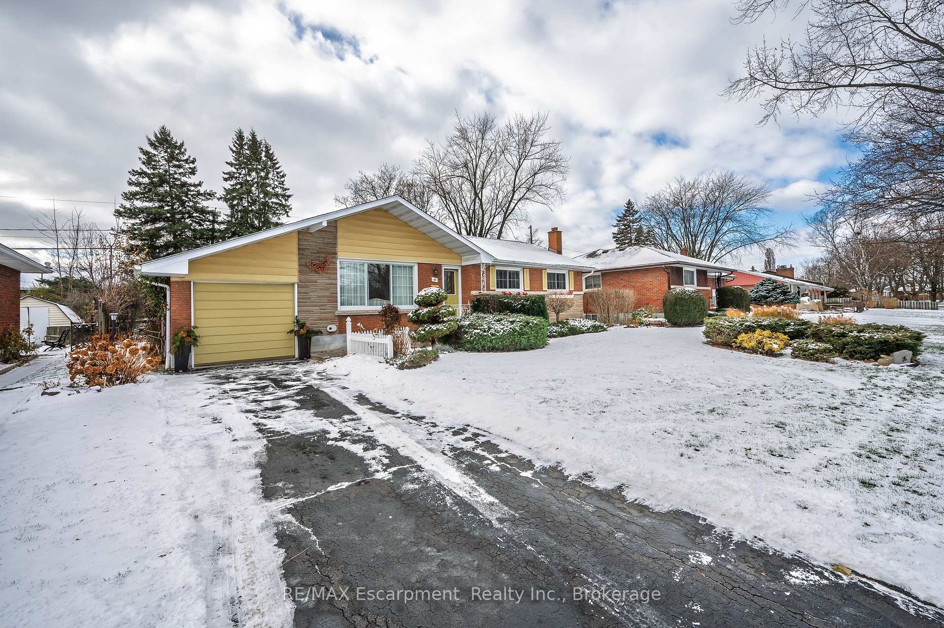 Photo 3 of 16 Glendale Drive, Welland, Prince Charles — HOMEH