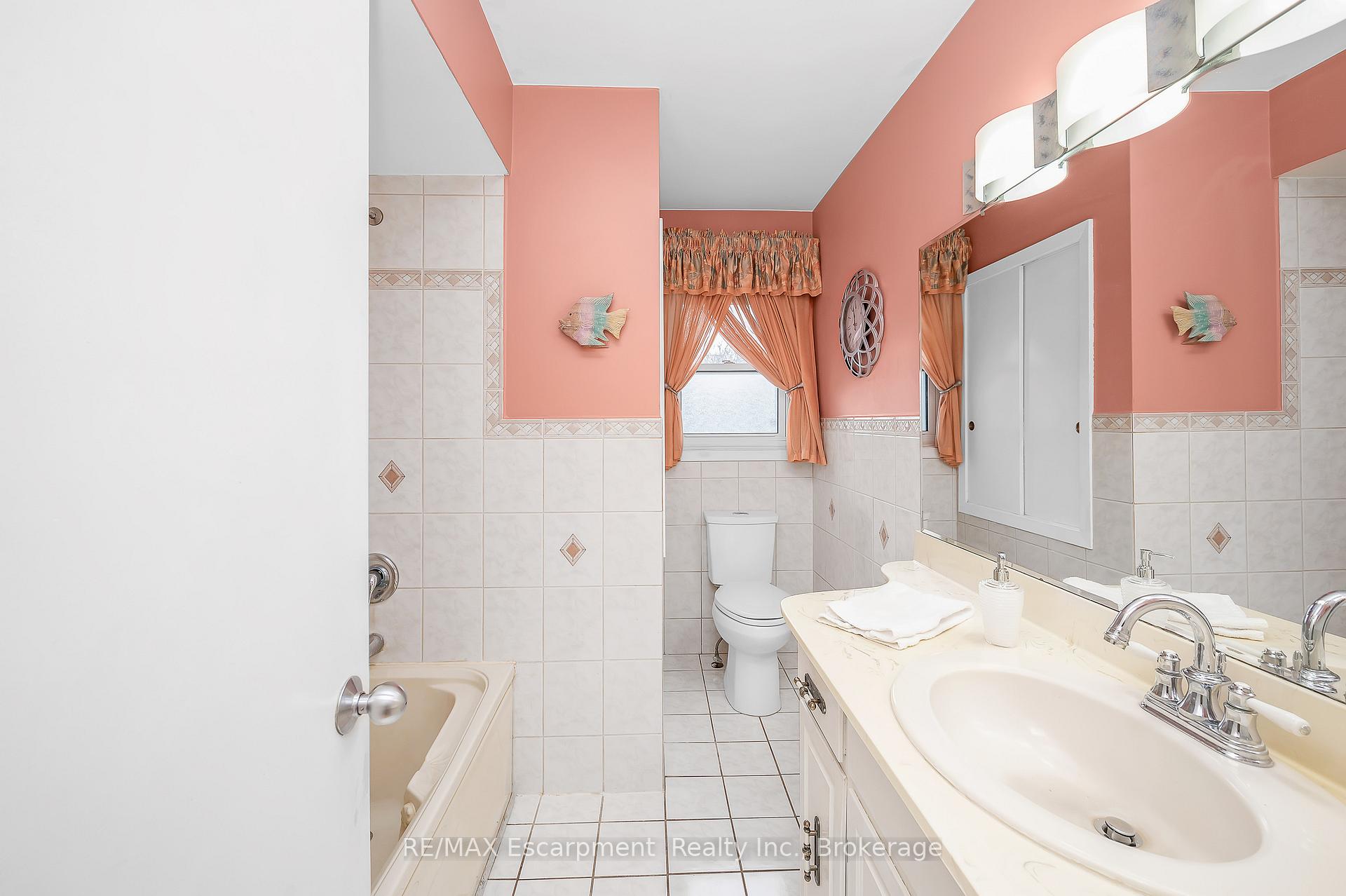 Photo 19 of 16 Glendale Drive, Welland, Prince Charles — HOMEH