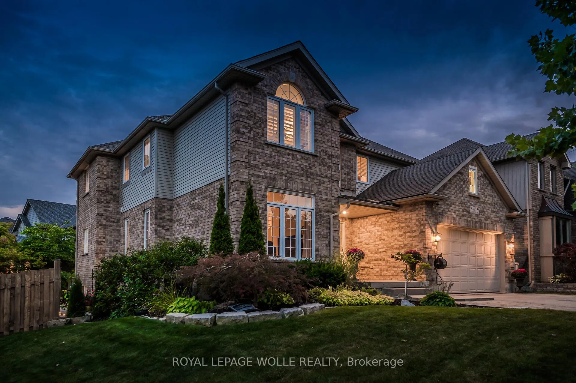 Photo 2 of 867 Creekside Drive, Waterloo — HOMEH