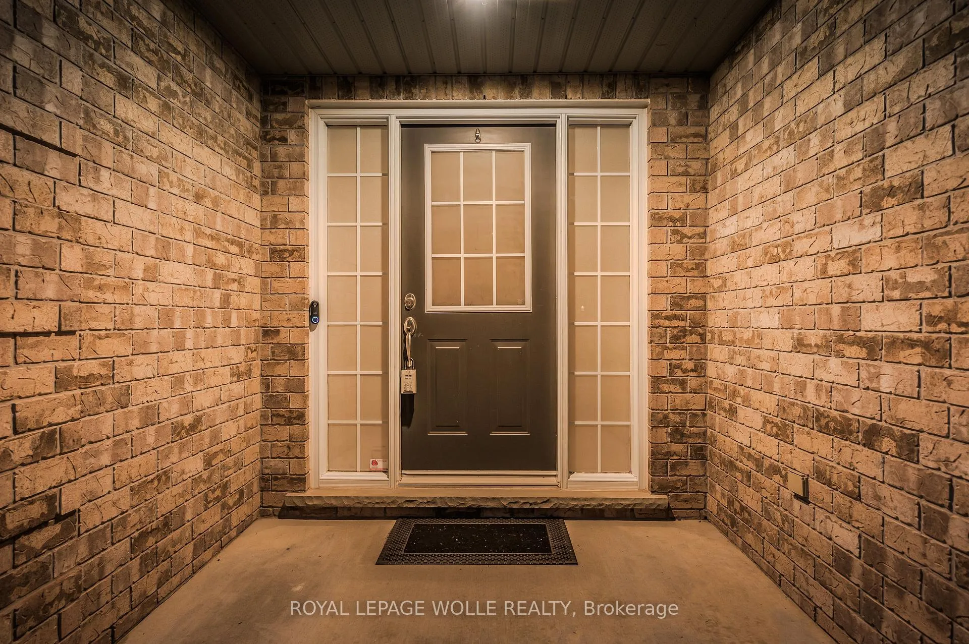 Photo 6 of 867 Creekside Drive, Waterloo — HOMEH