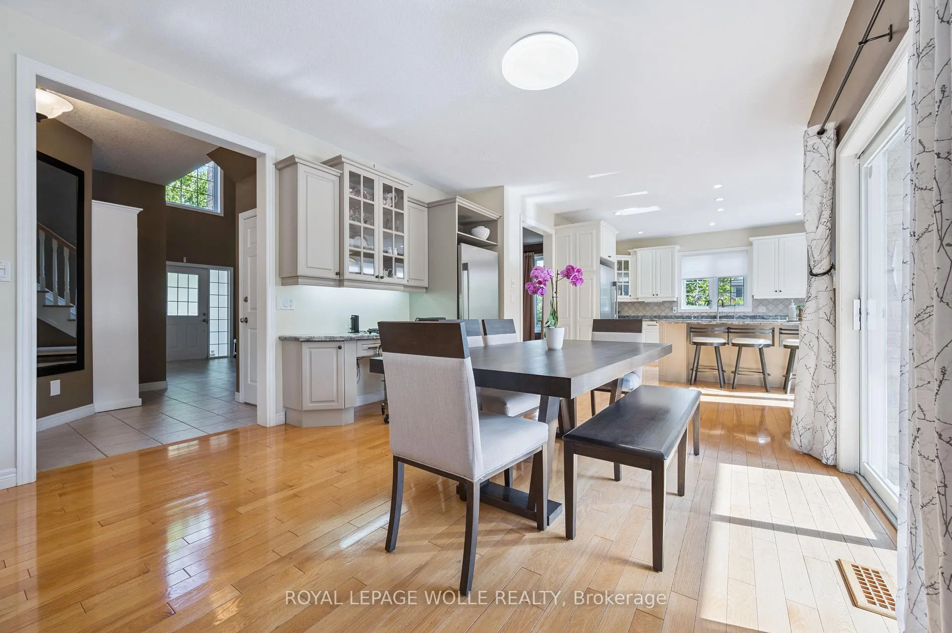 Photo 12 of 867 Creekside Drive, Waterloo — HOMEH