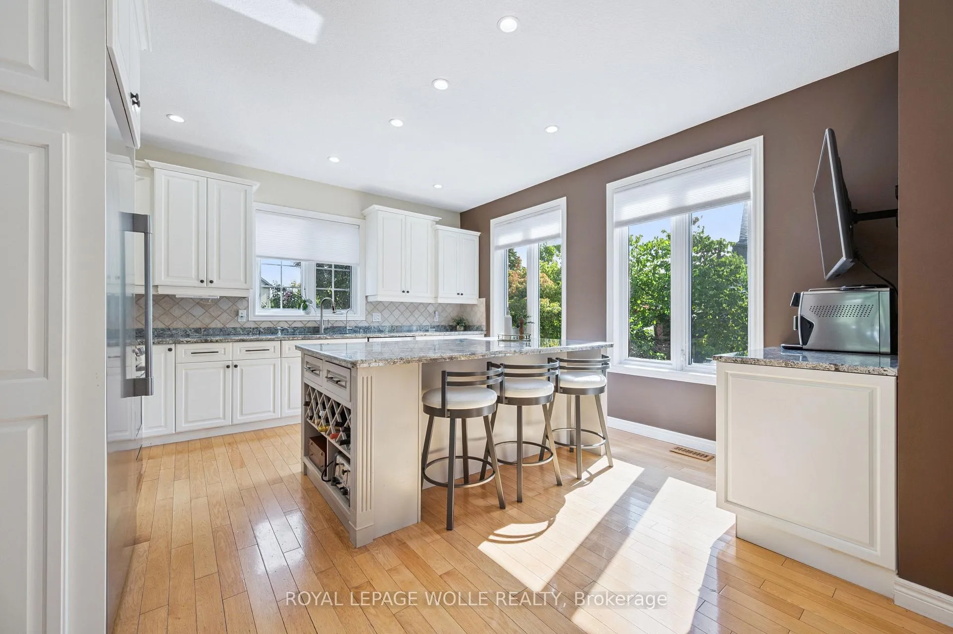 Photo 14 of 867 Creekside Drive, Waterloo — HOMEH