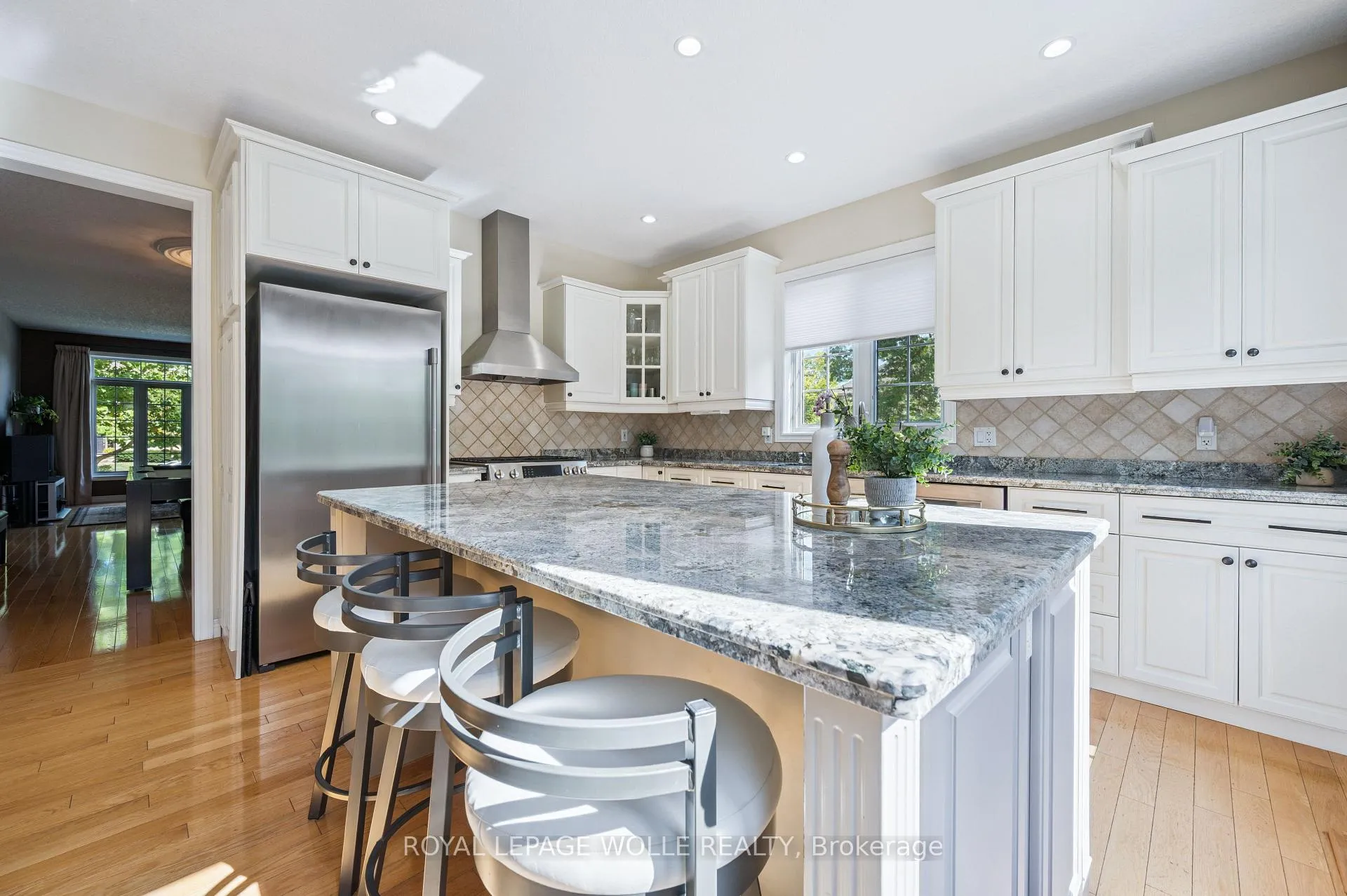 Photo 15 of 867 Creekside Drive, Waterloo — HOMEH