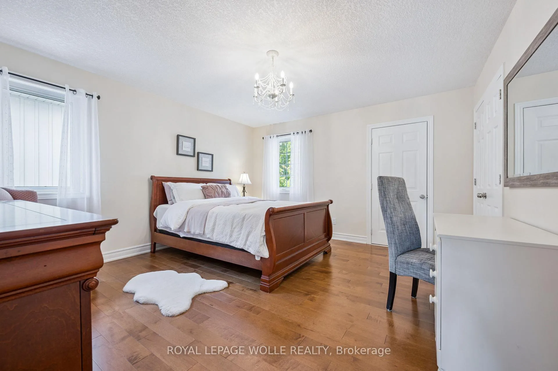 Photo 20 of 867 Creekside Drive, Waterloo — HOMEH
